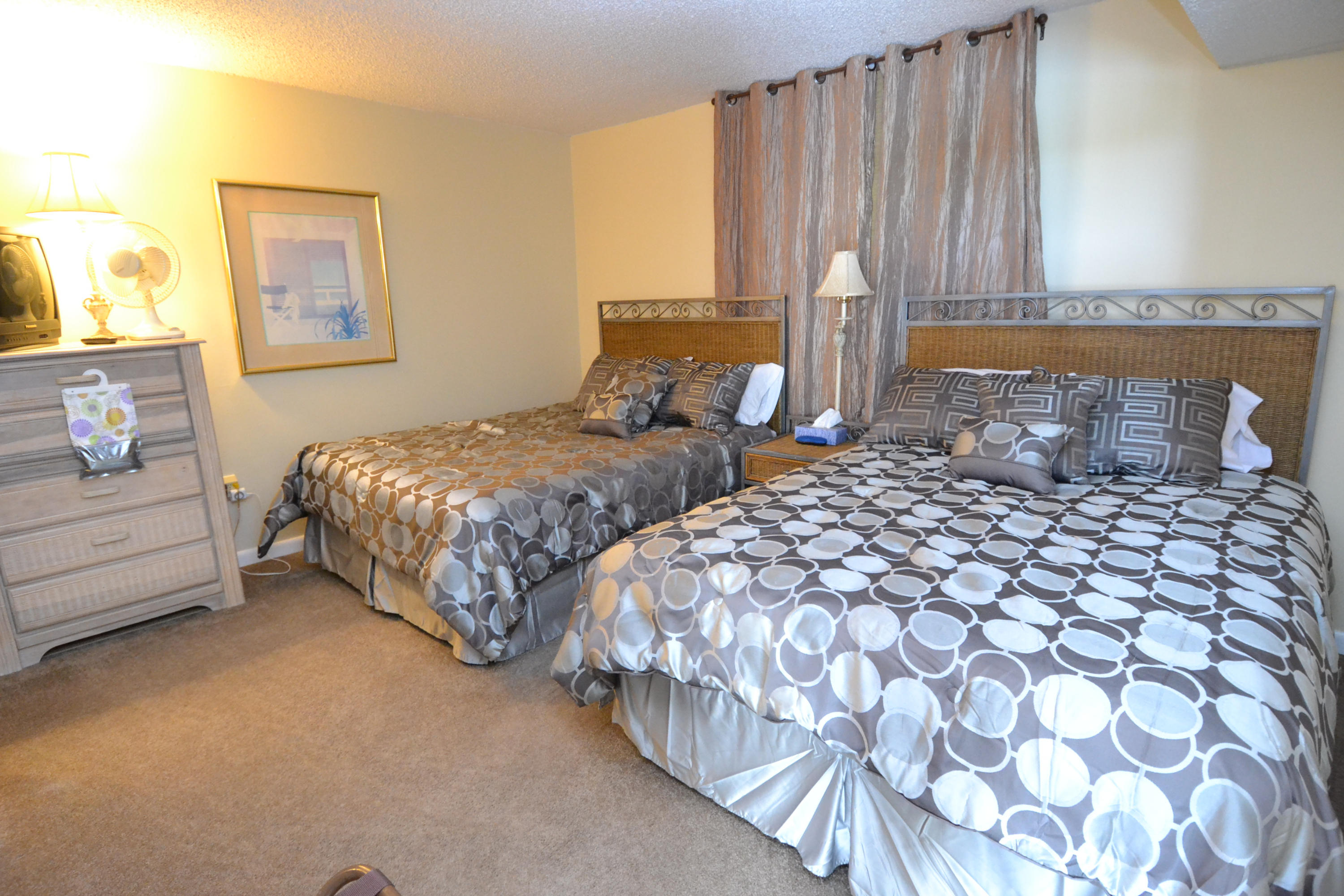 DOLPHIN POINT CONDO - Residential Lease