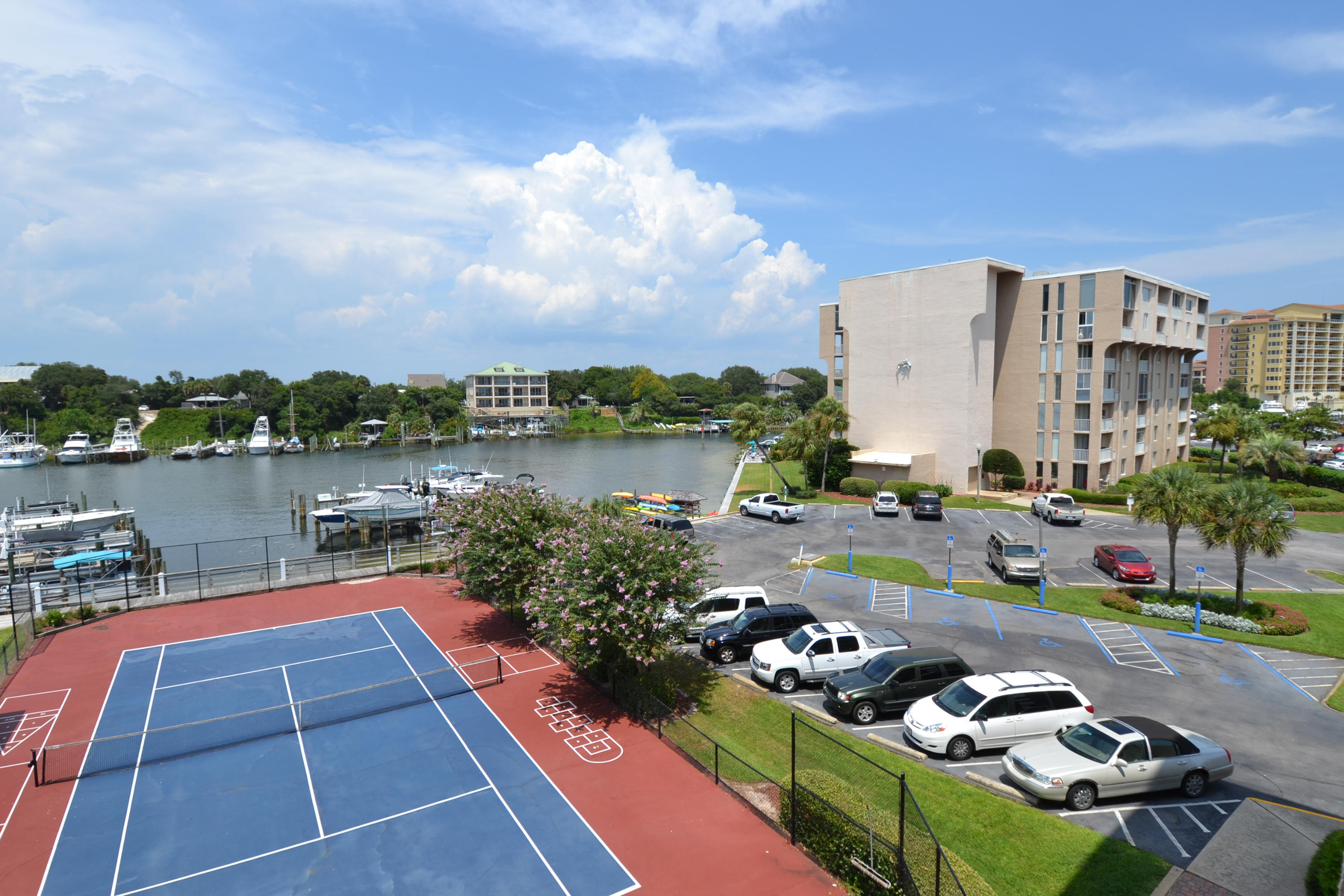 DOLPHIN POINT CONDO - Residential Lease