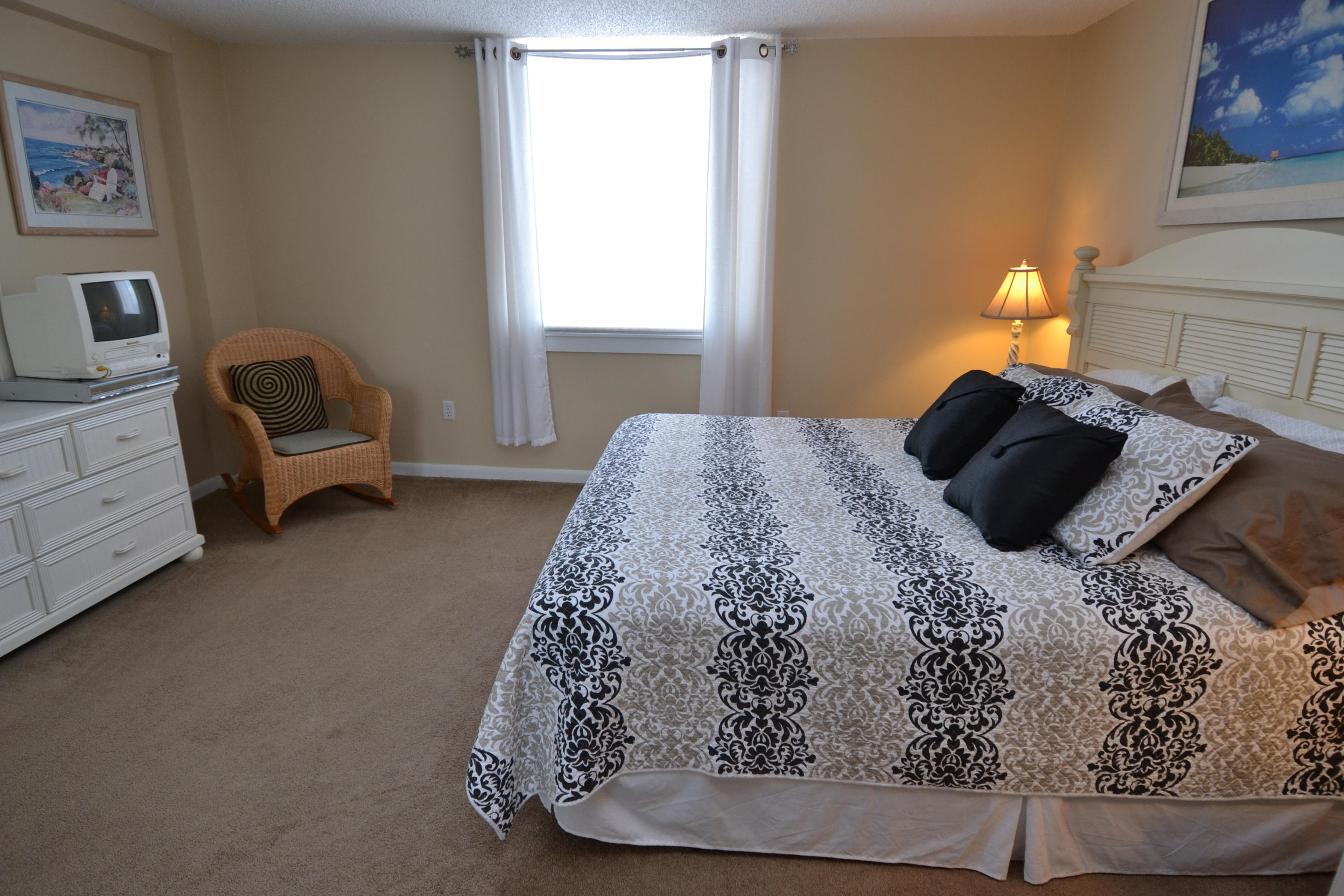 DOLPHIN POINT CONDO - Residential Lease