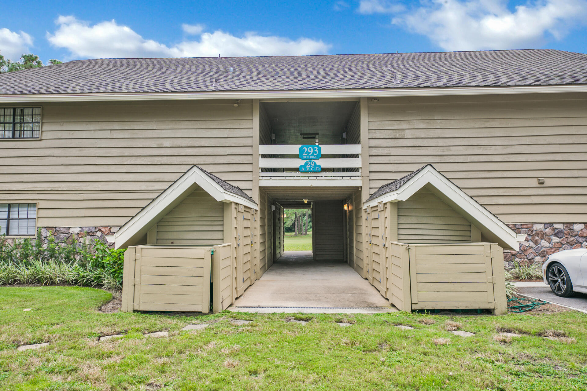 SEASCAPE CONDO GARDEN VILLA - Residential