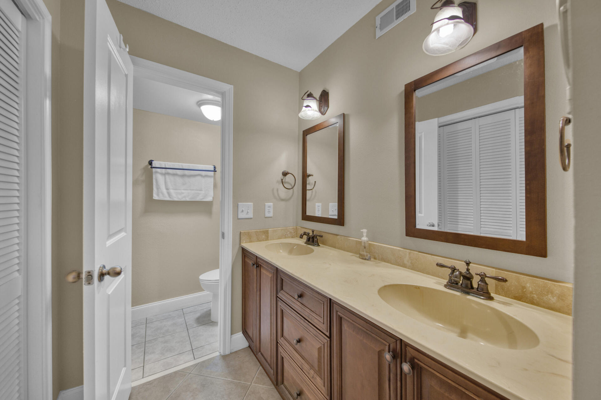 SEASCAPE CONDO GARDEN VILLA - Residential