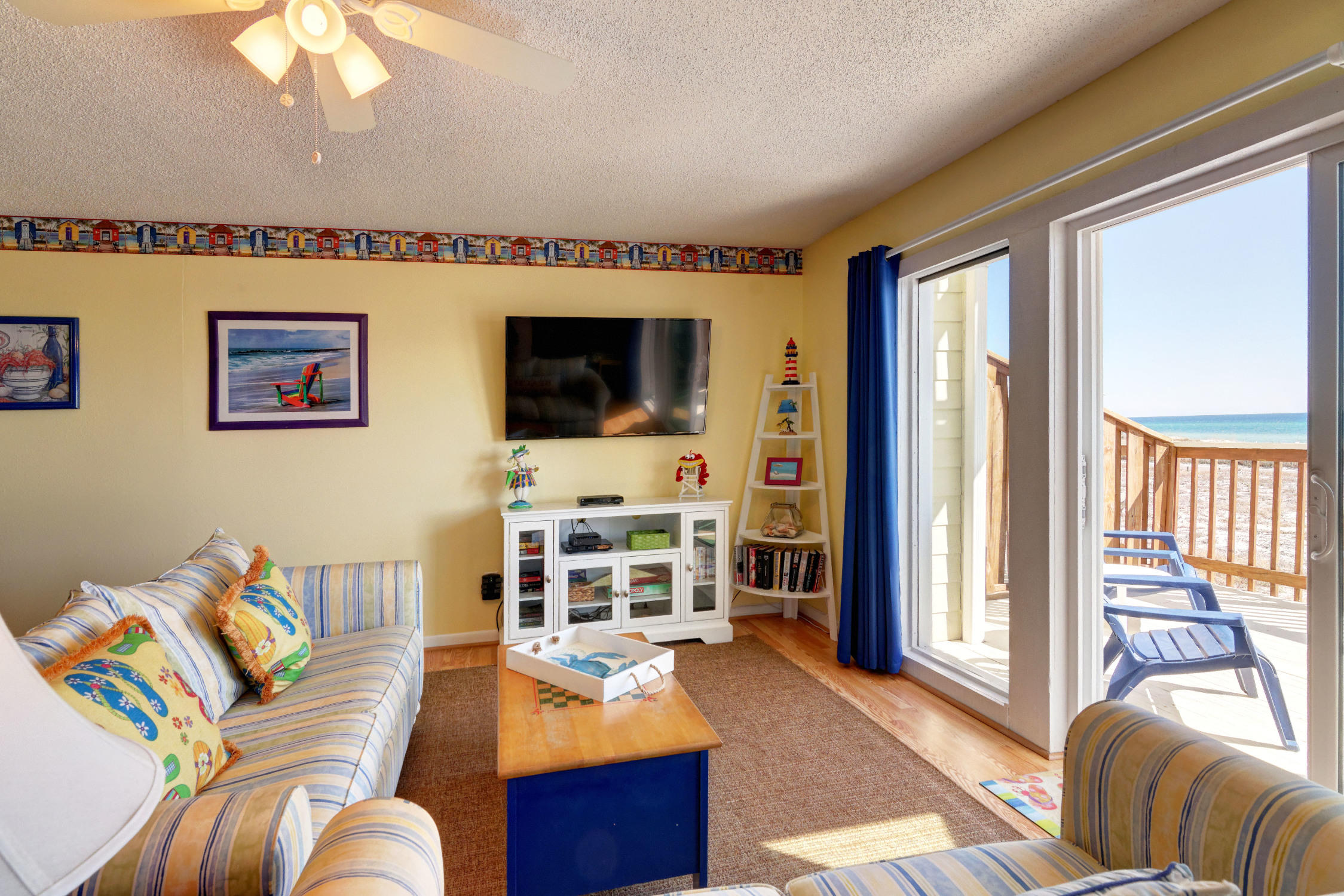 BEACHFRONT T/H - Residential