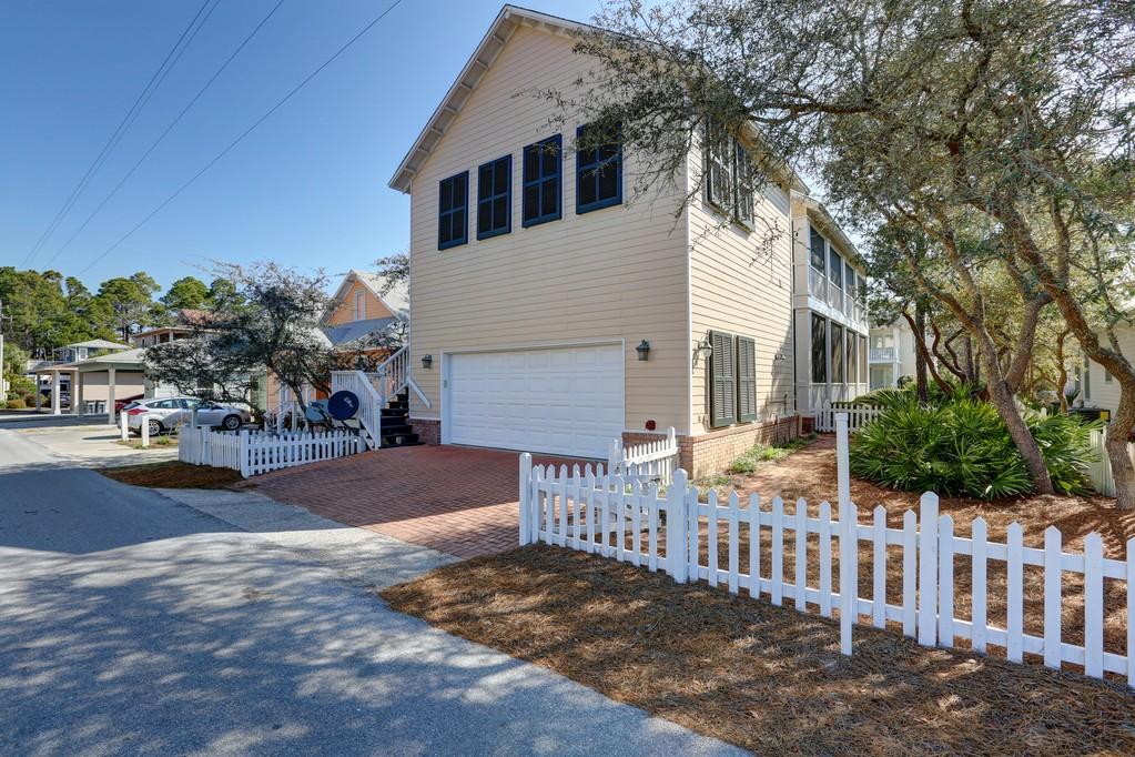 CASSINE VILLAGE - Residential