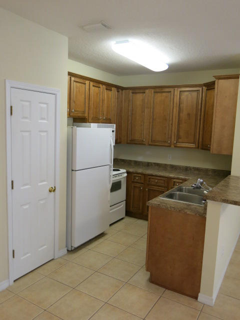PORT DIXIE - Residential Lease
