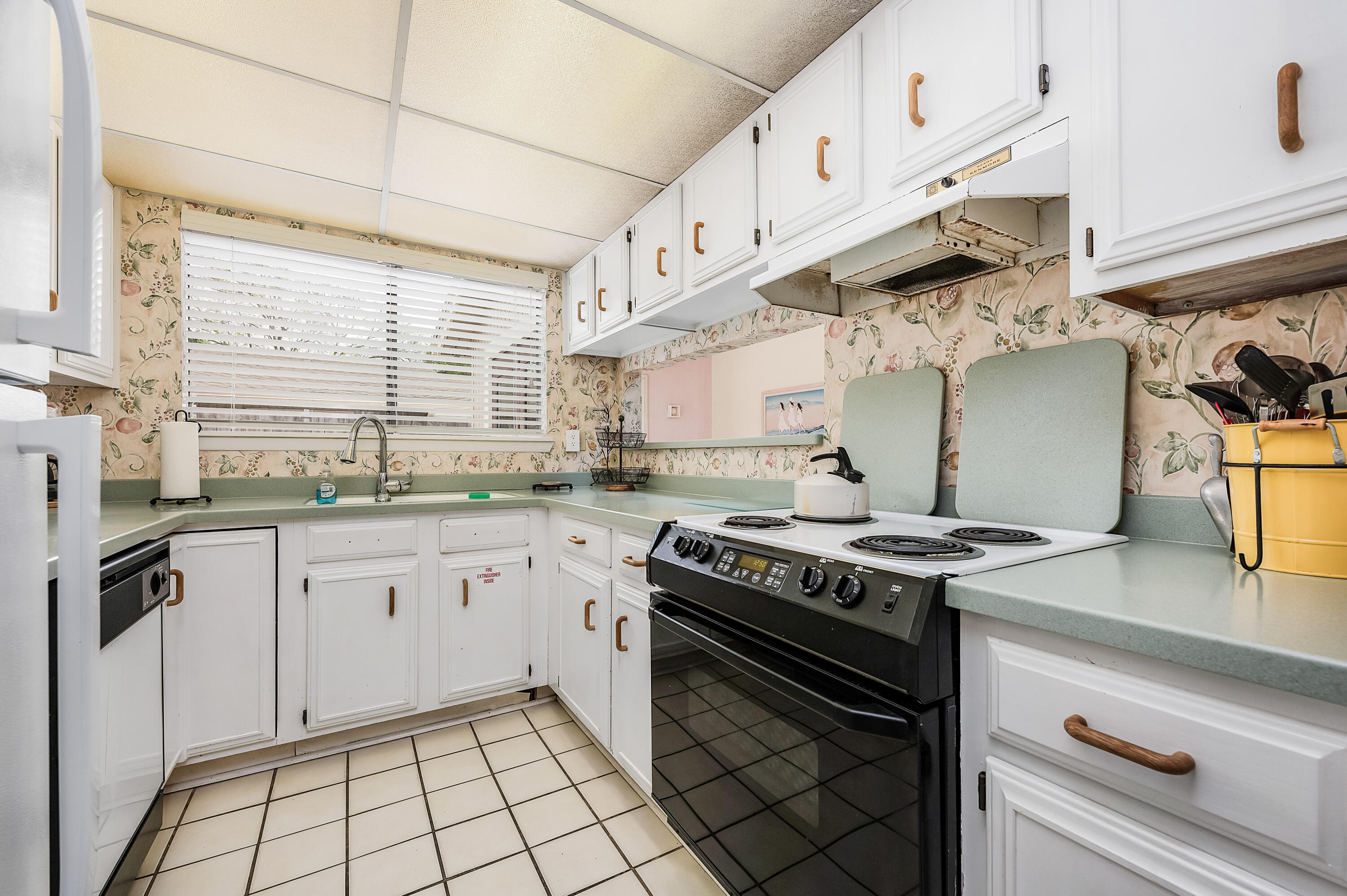 SEASCAPE CONDO TENNIS VILLAGE - Residential