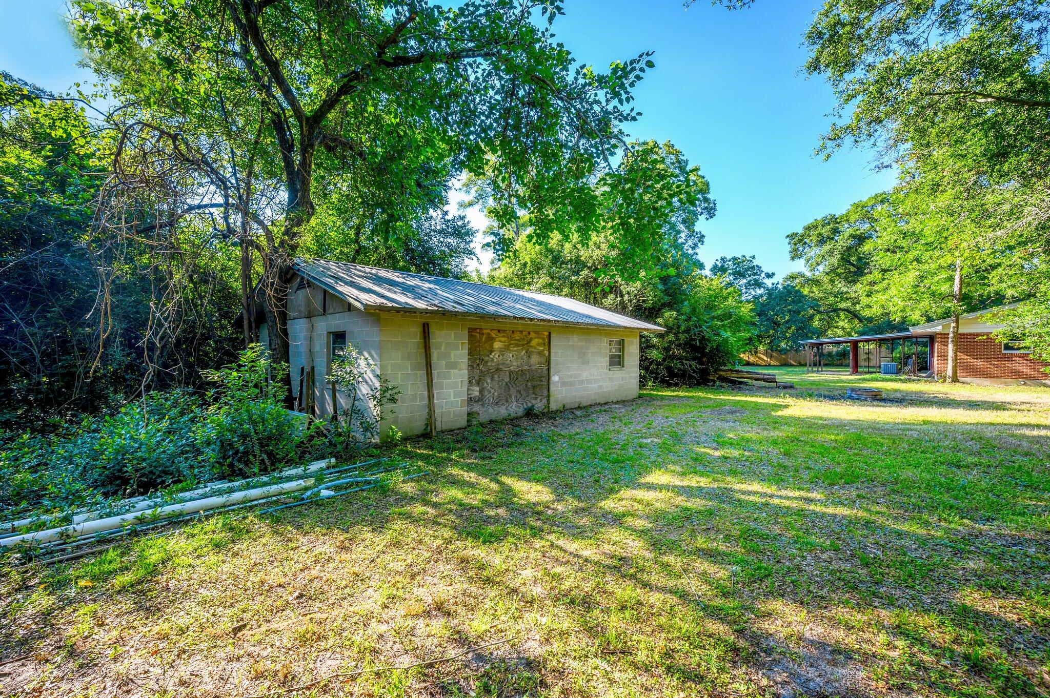 Druid Manor - Residential