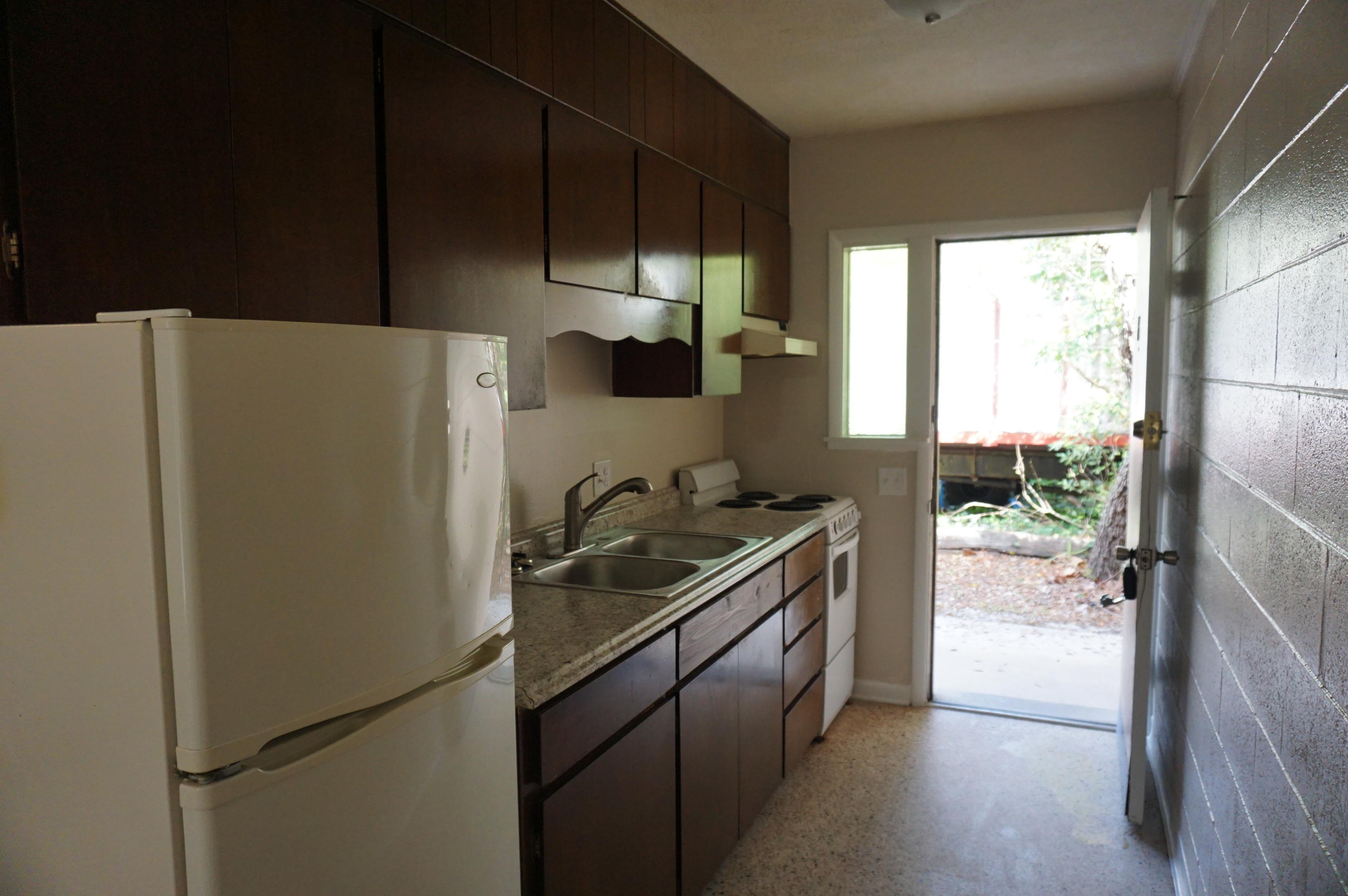 PORT DIXIE - Residential Lease