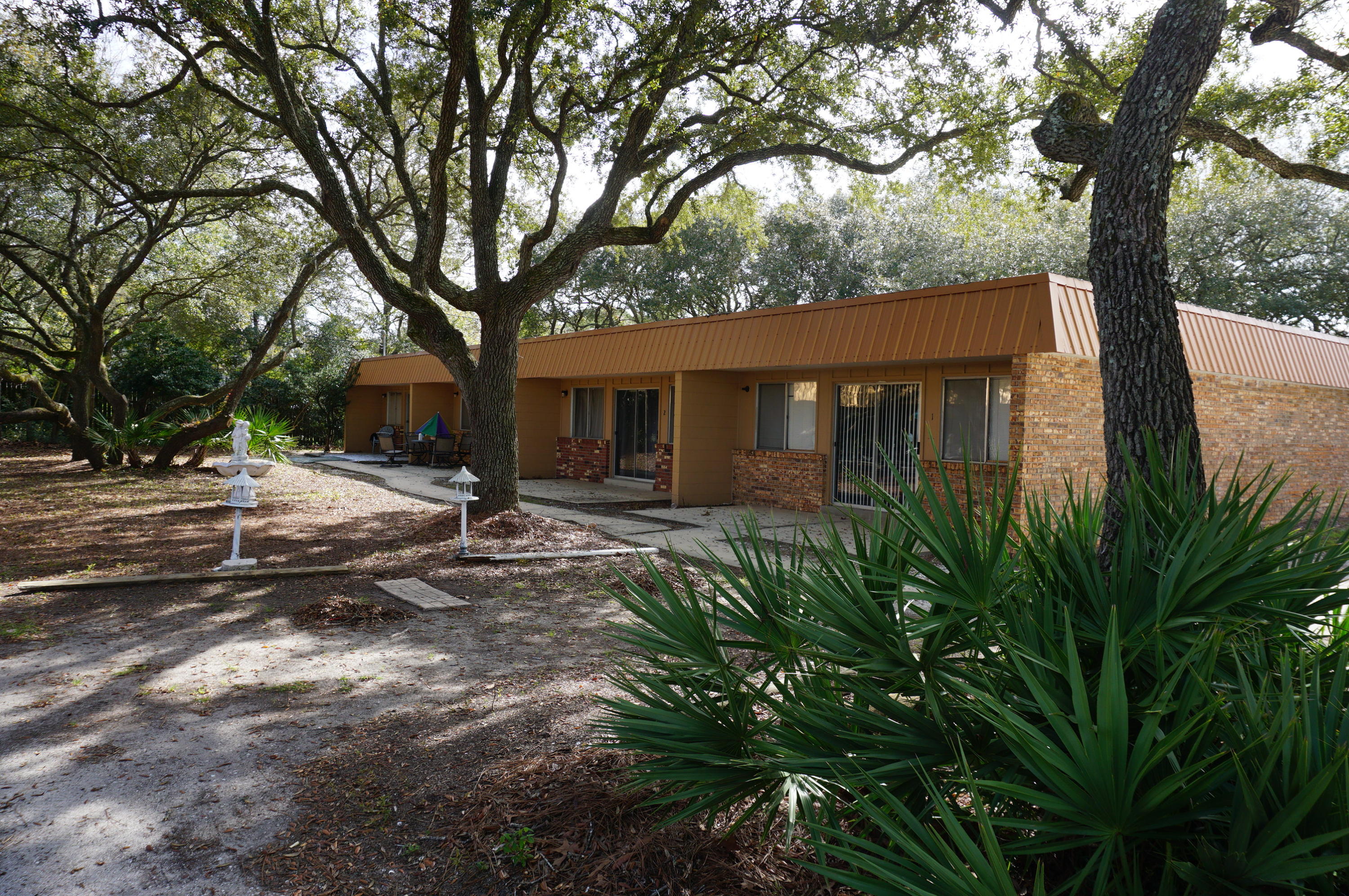 PORT DIXIE - Residential Lease