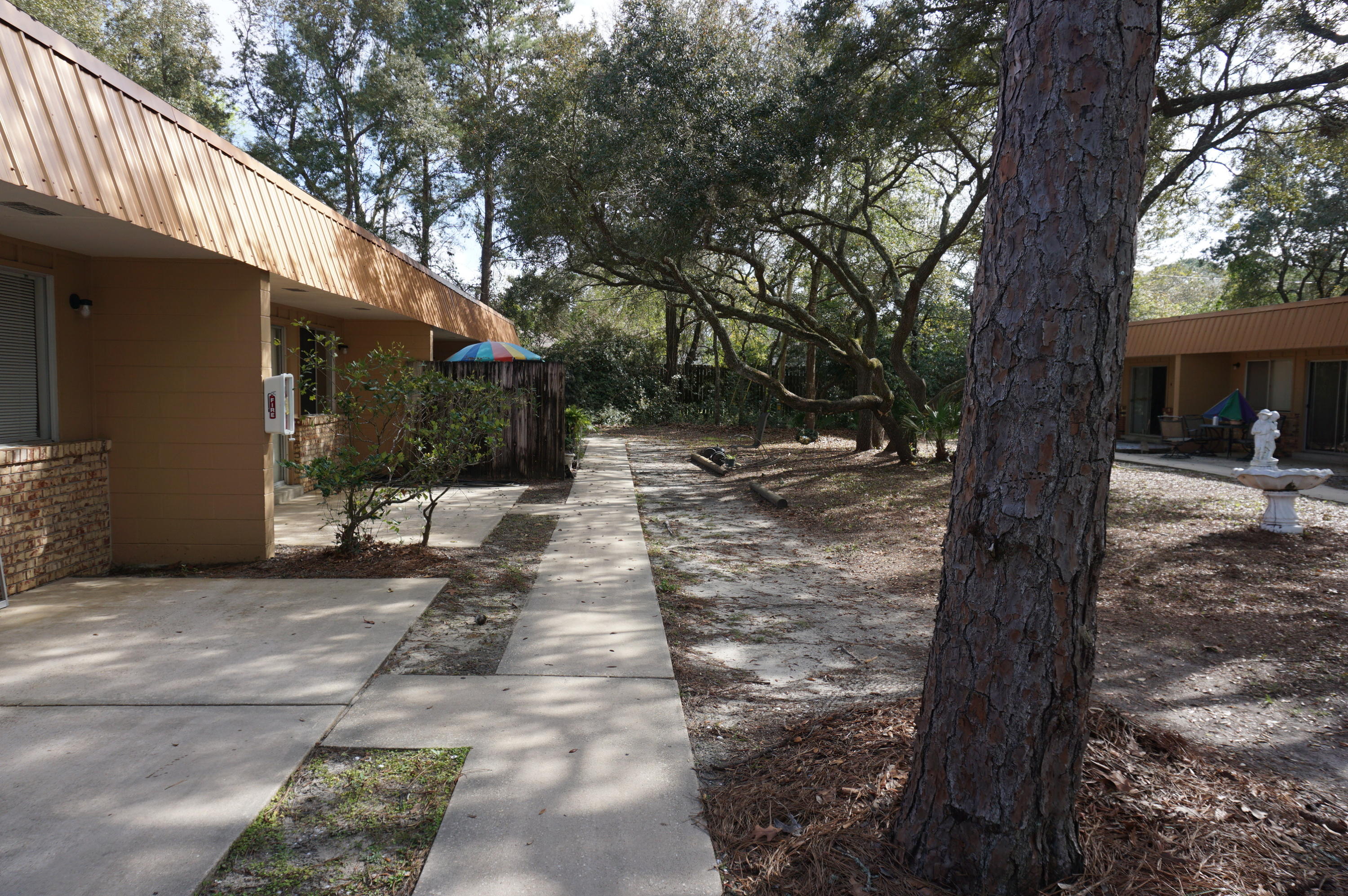 PORT DIXIE - Residential Lease