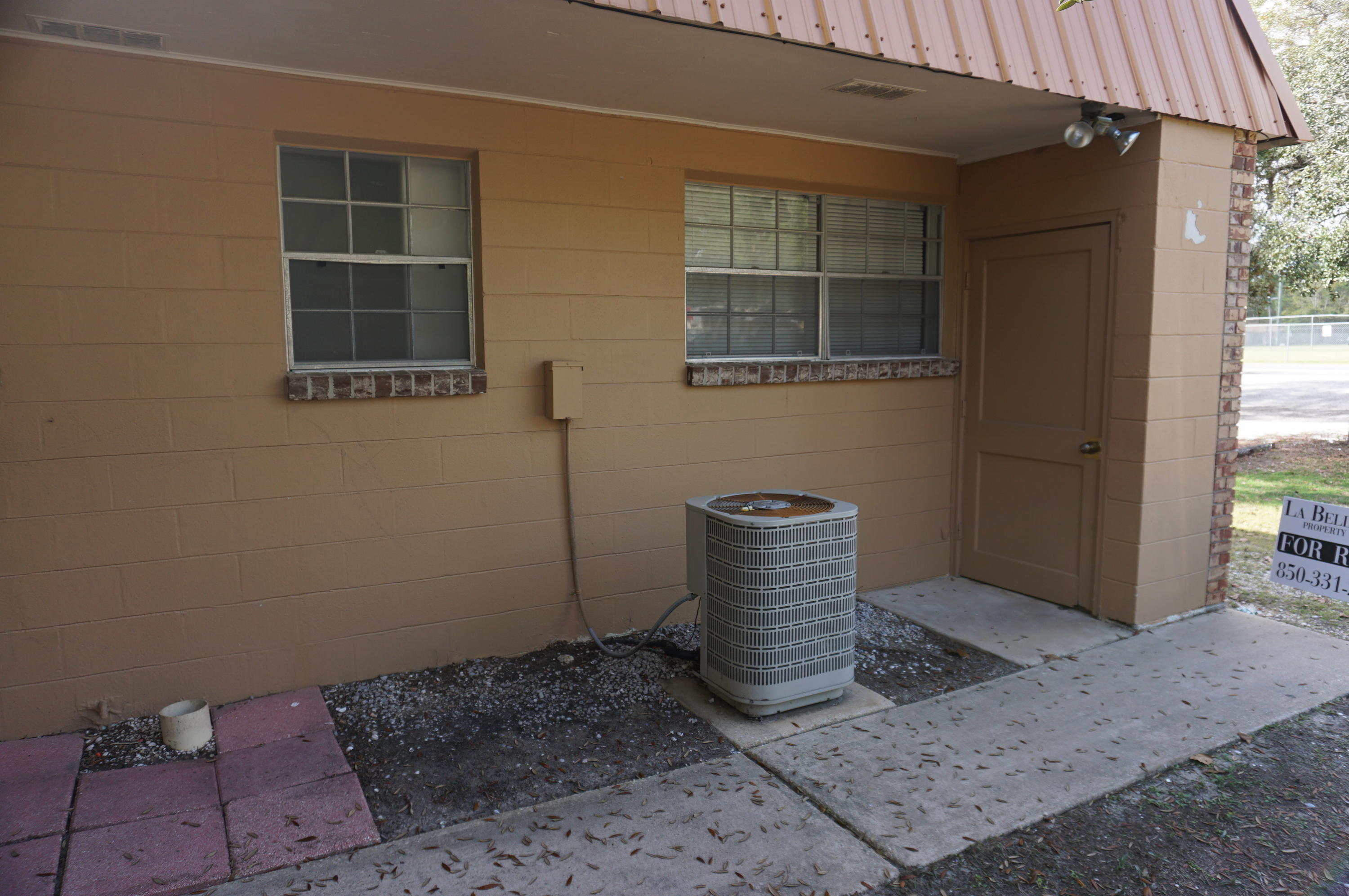 PORT DIXIE - Residential Lease