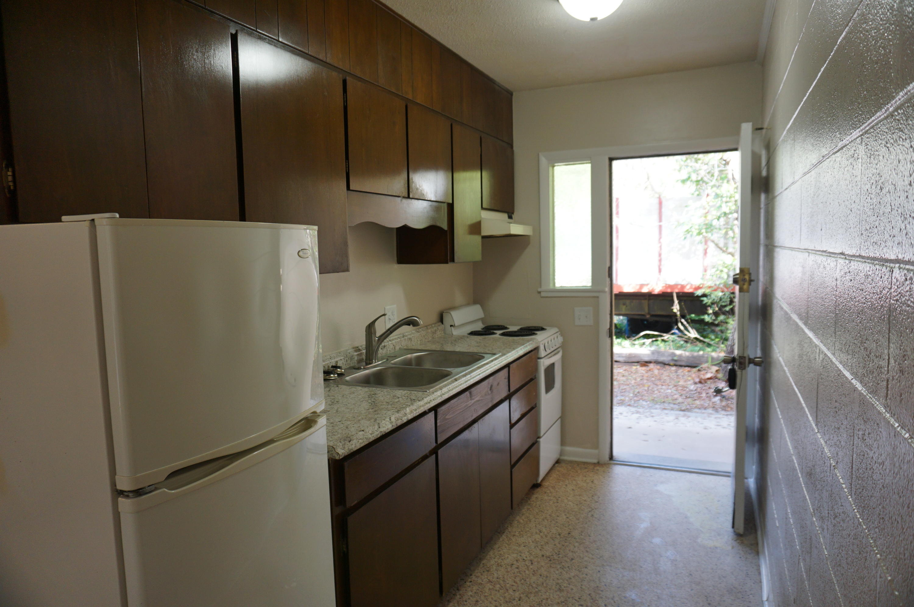 PORT DIXIE - Residential Lease