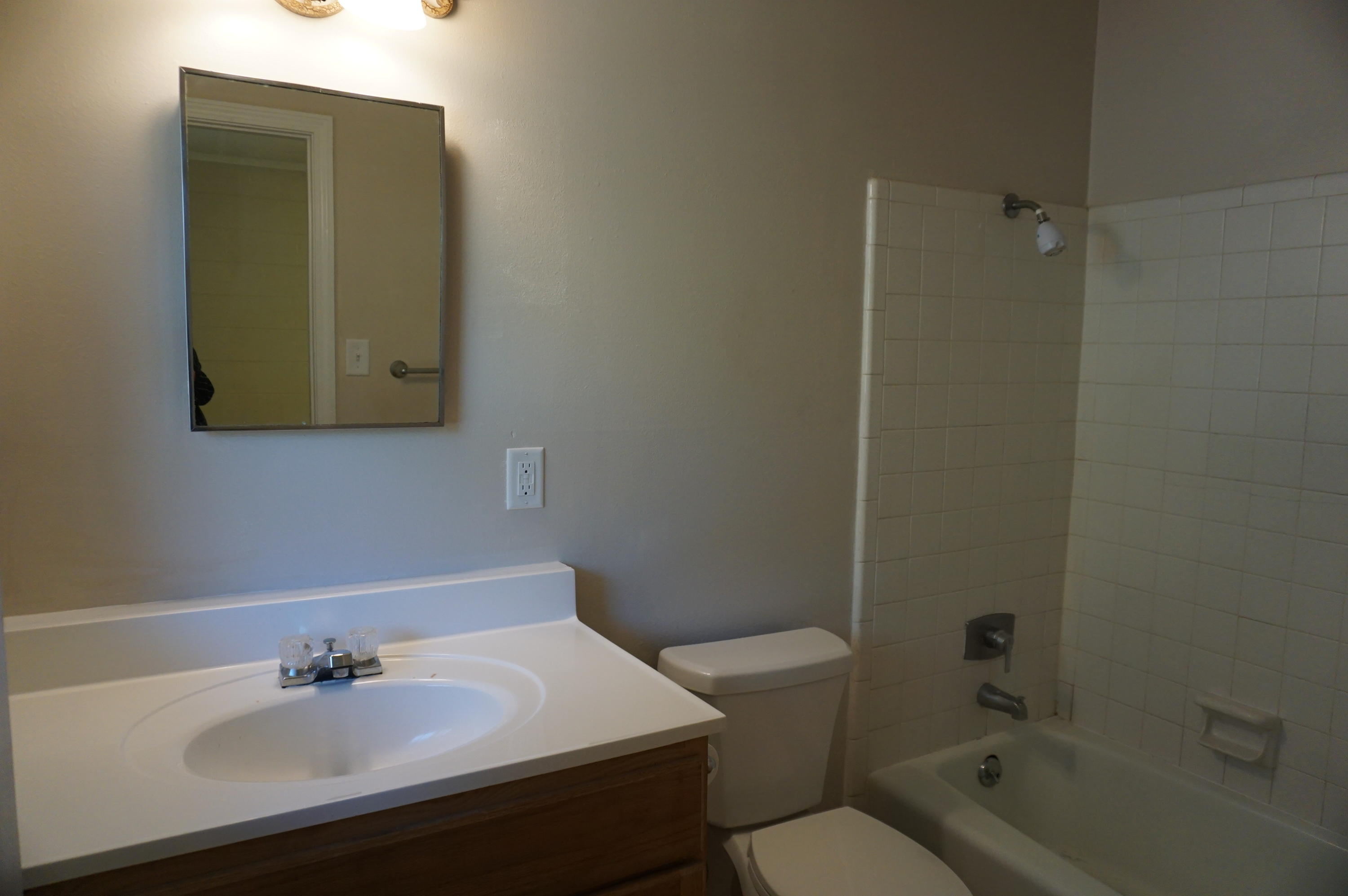 PORT DIXIE - Residential Lease