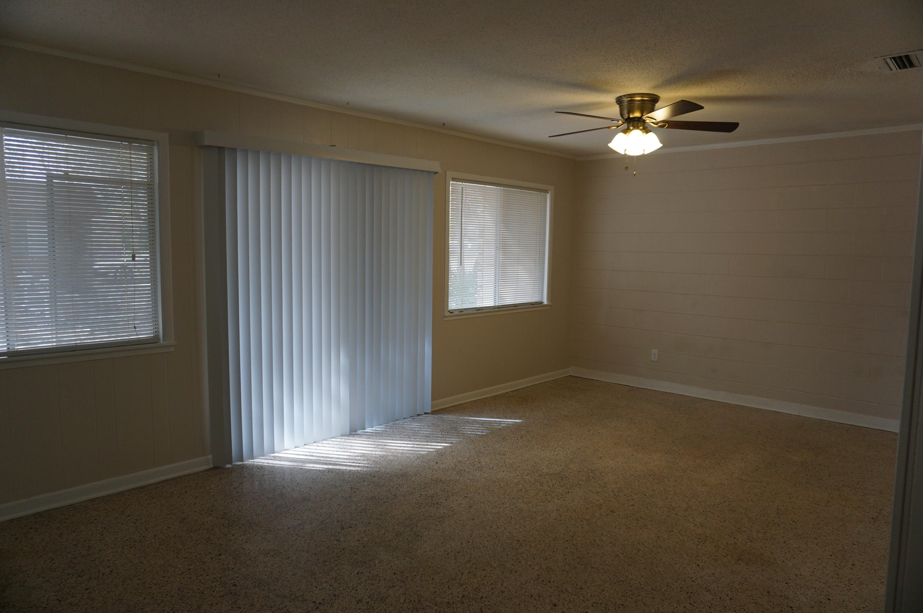 PORT DIXIE - Residential Lease