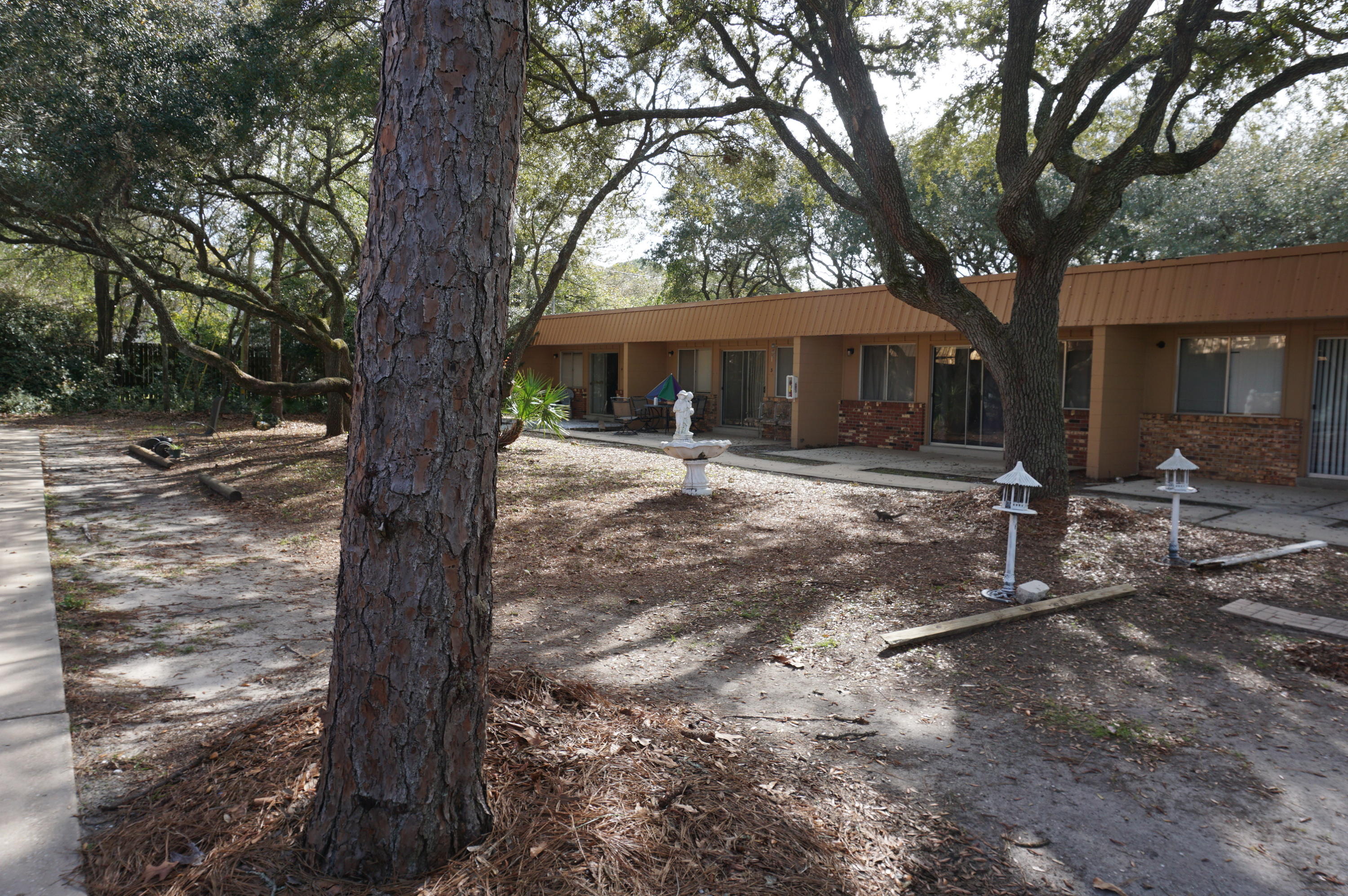 PORT DIXIE - Residential Lease