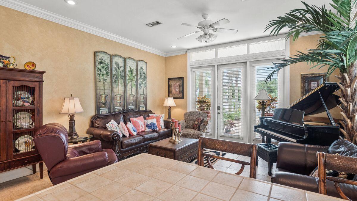 LA VALENCIA BEACH RESORT - Residential