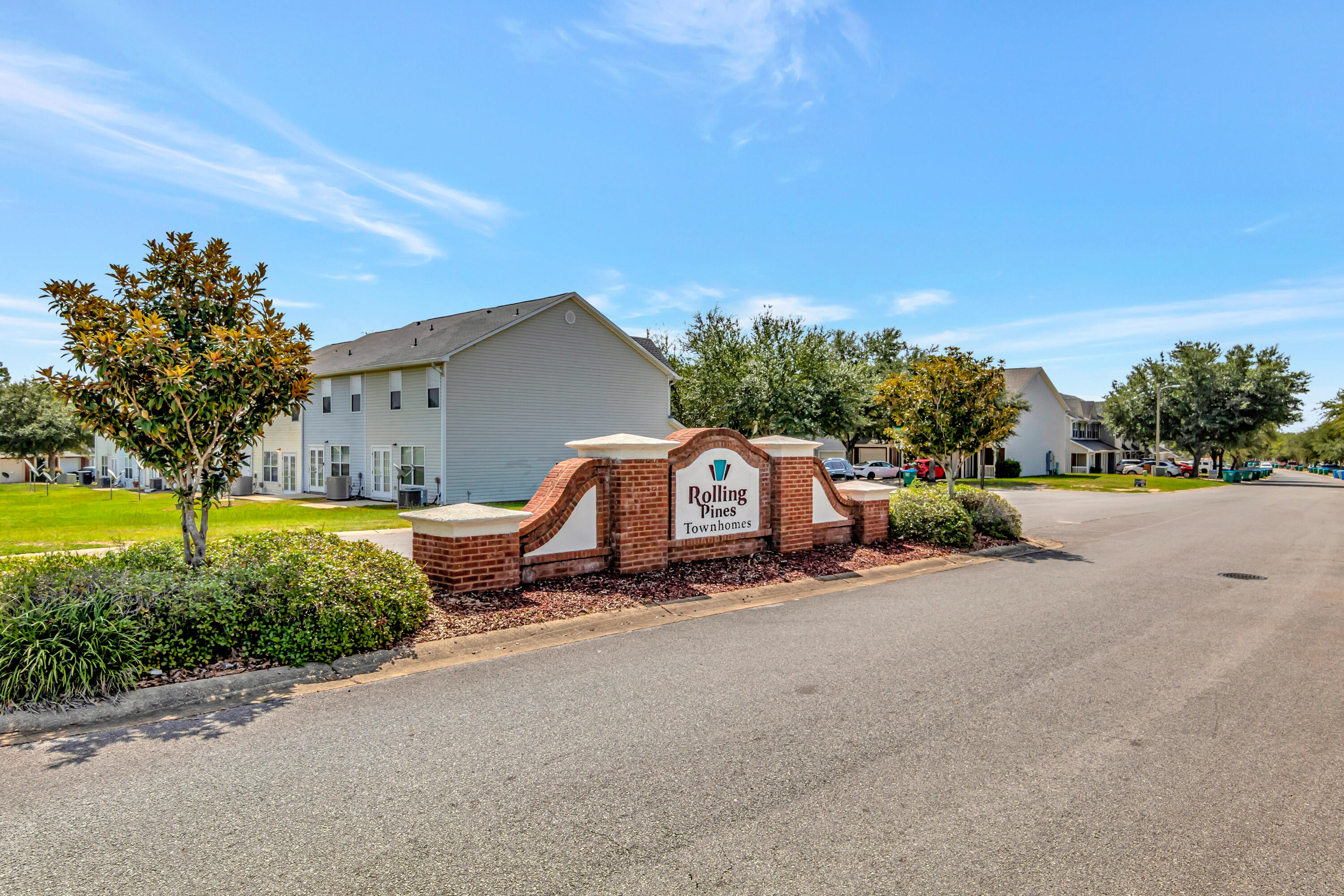 ROLLING PINES - Residential