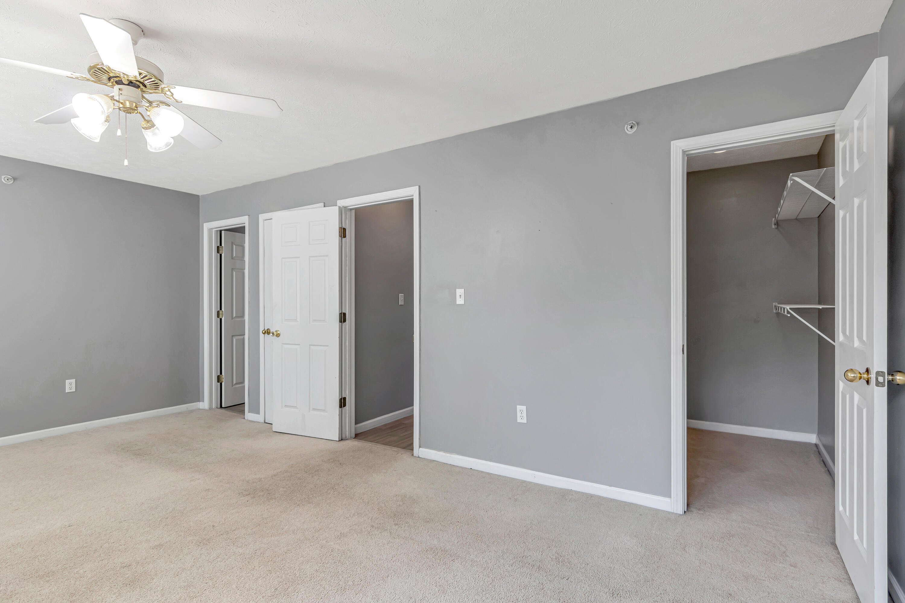 ROLLING PINES - Residential