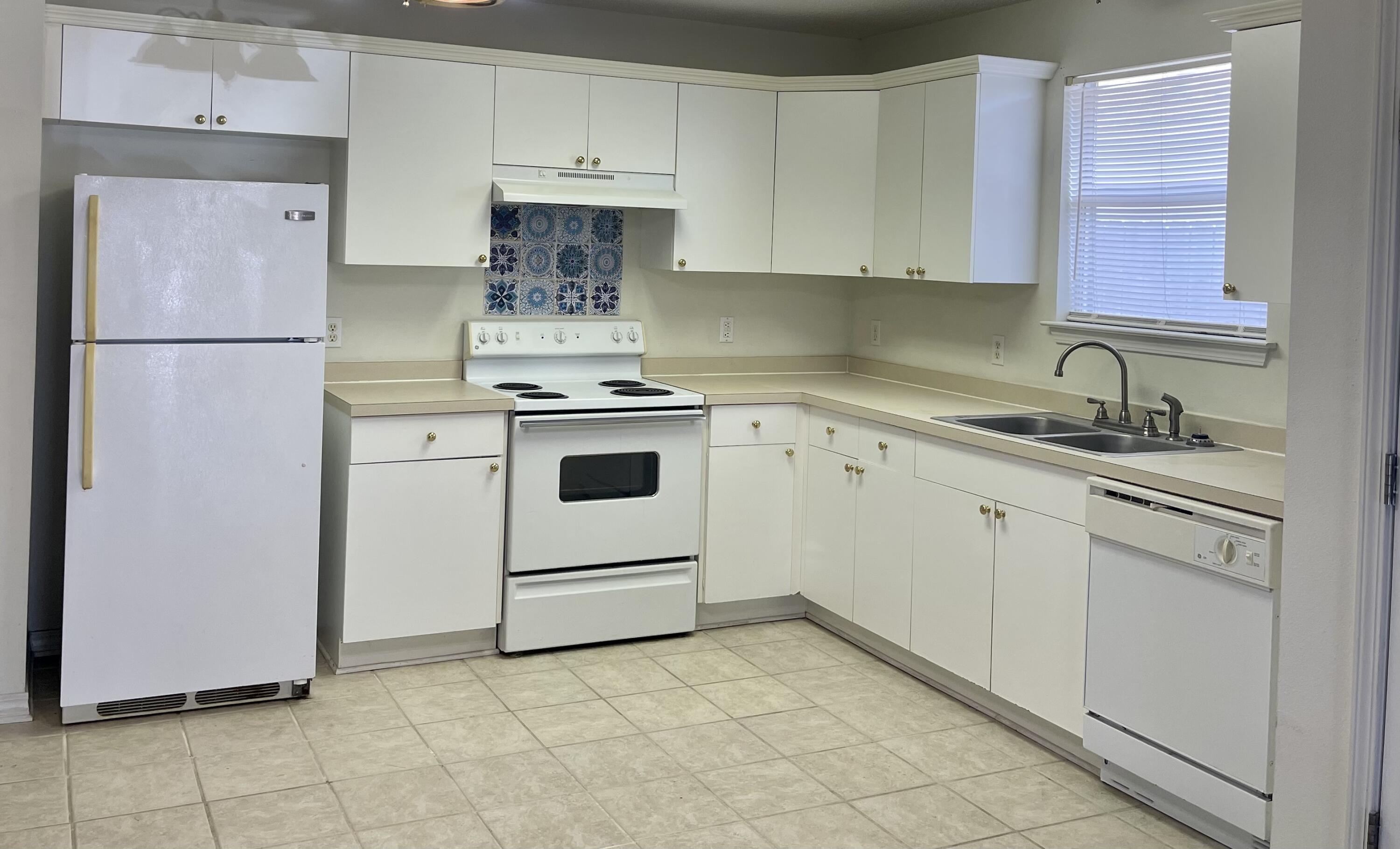 CORAL VILLAGE - Residential