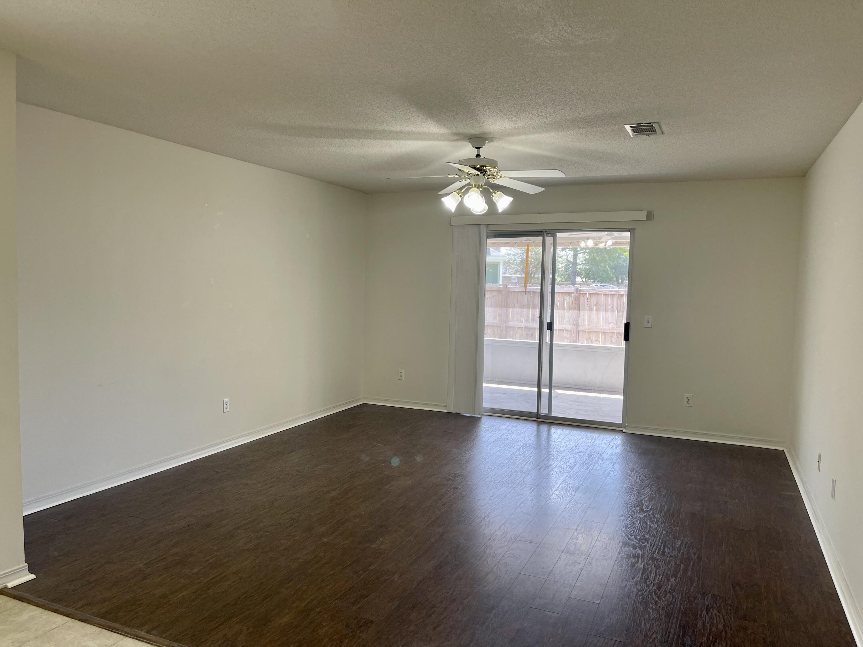 CORAL VILLAGE - Residential