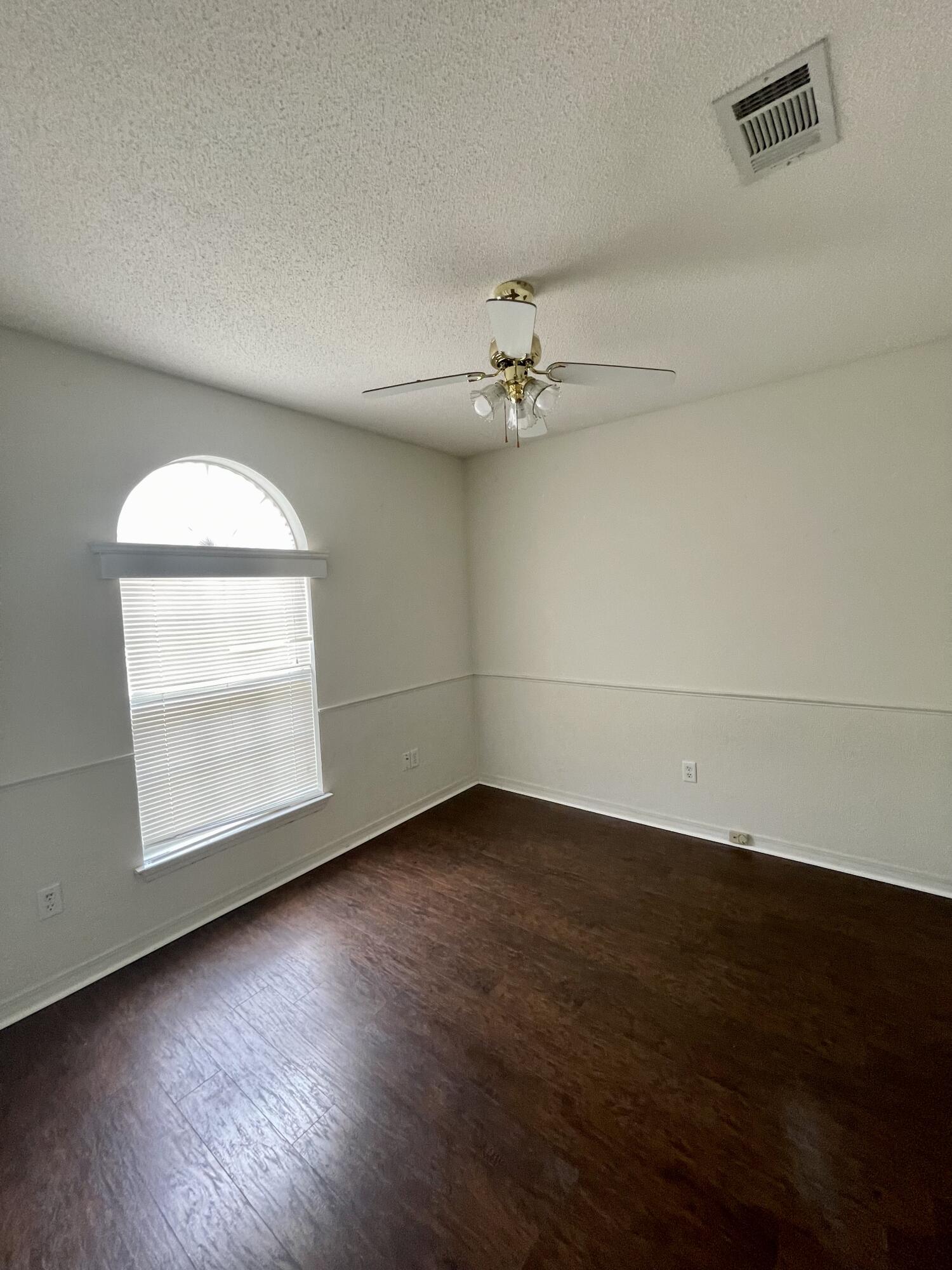 CORAL VILLAGE - Residential