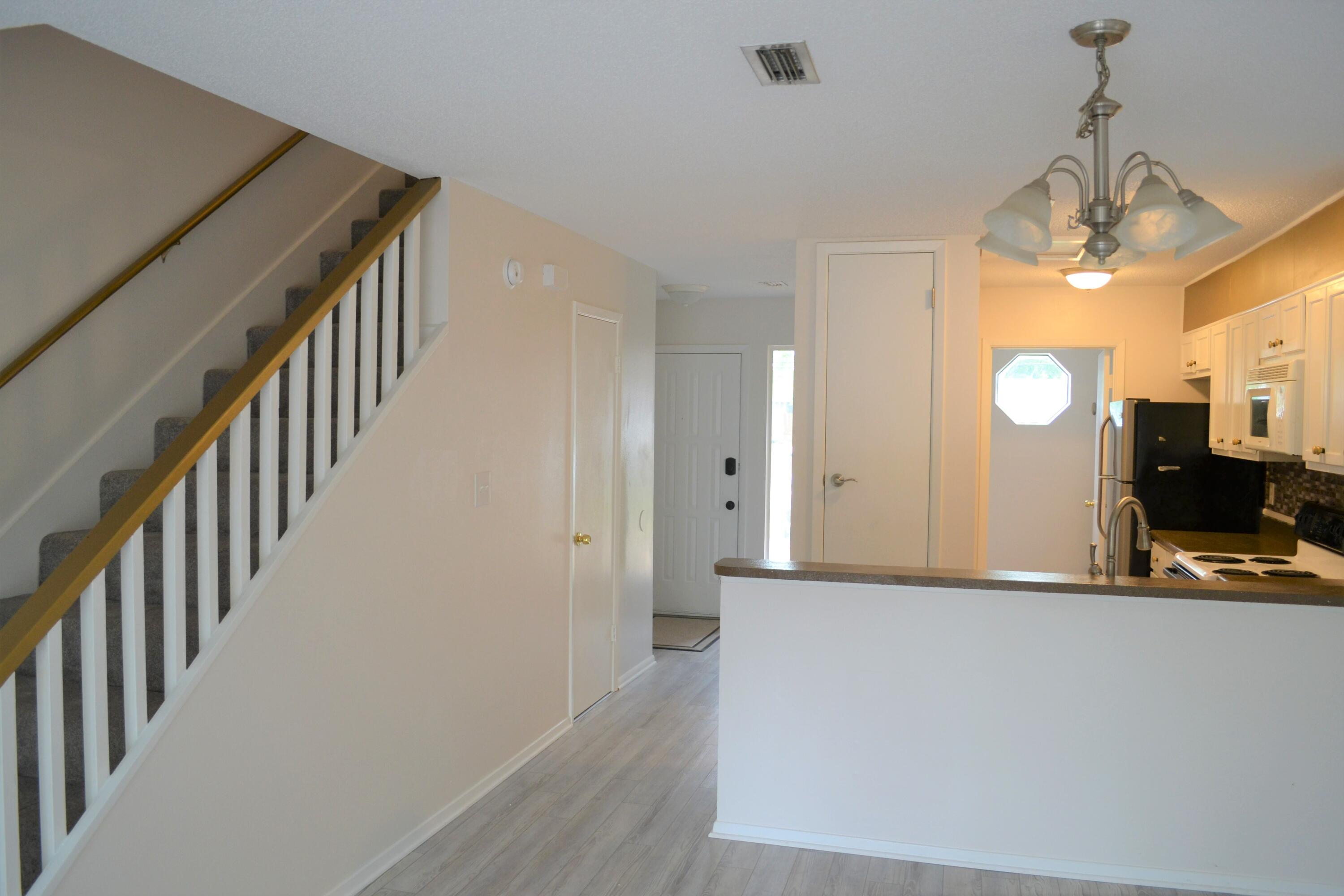 MONTAGE MANOR - Residential