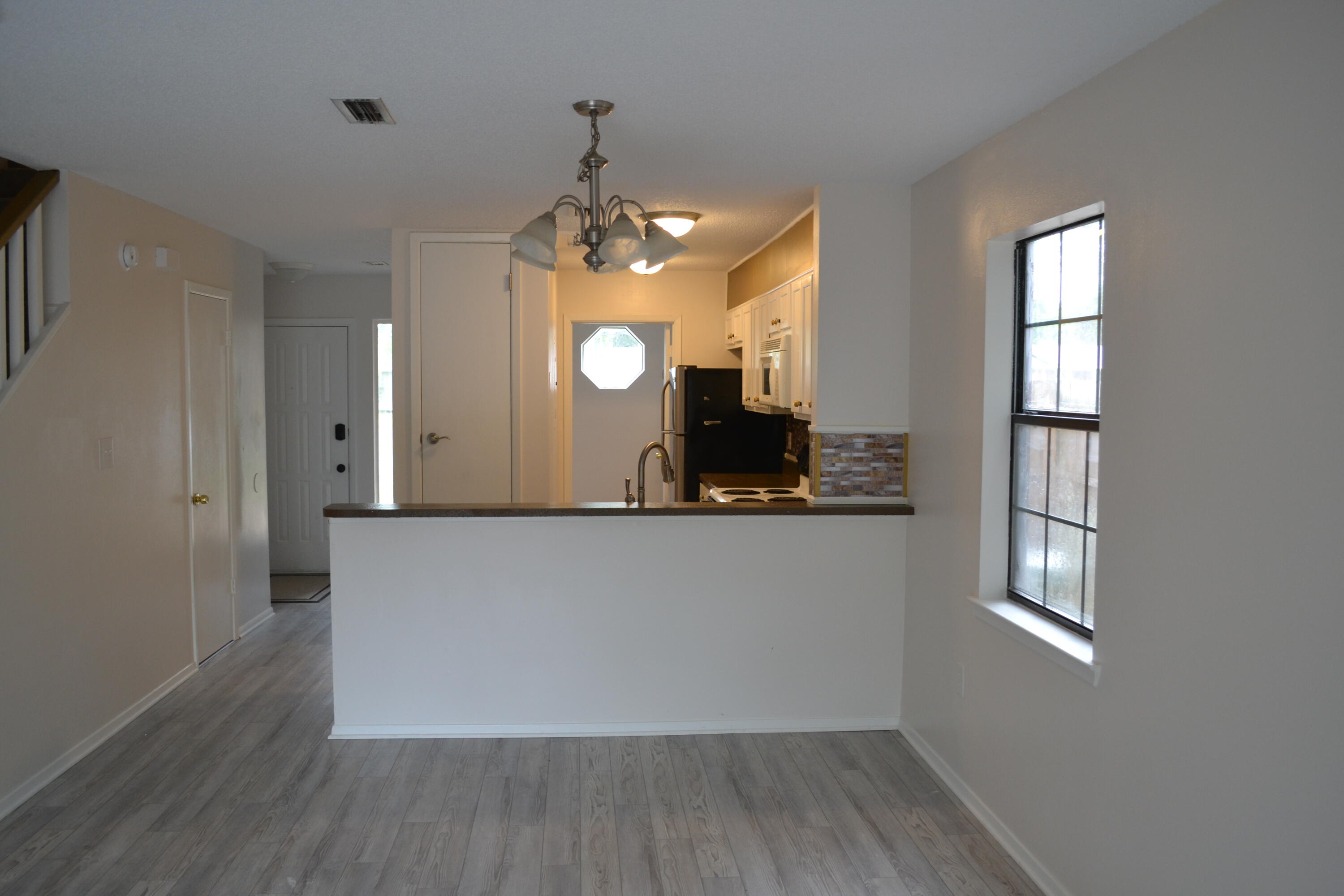 MONTAGE MANOR - Residential