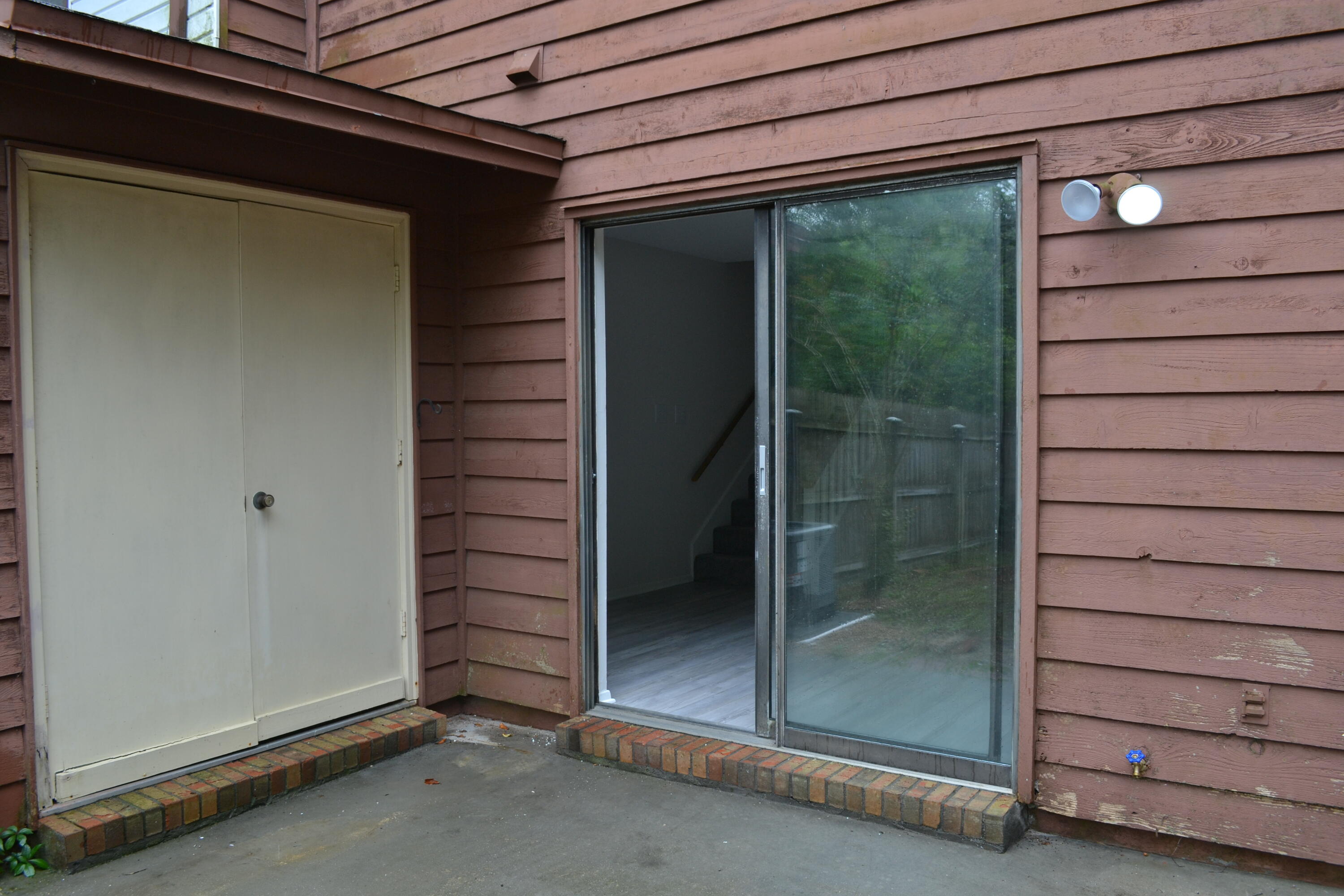 MONTAGE MANOR - Residential