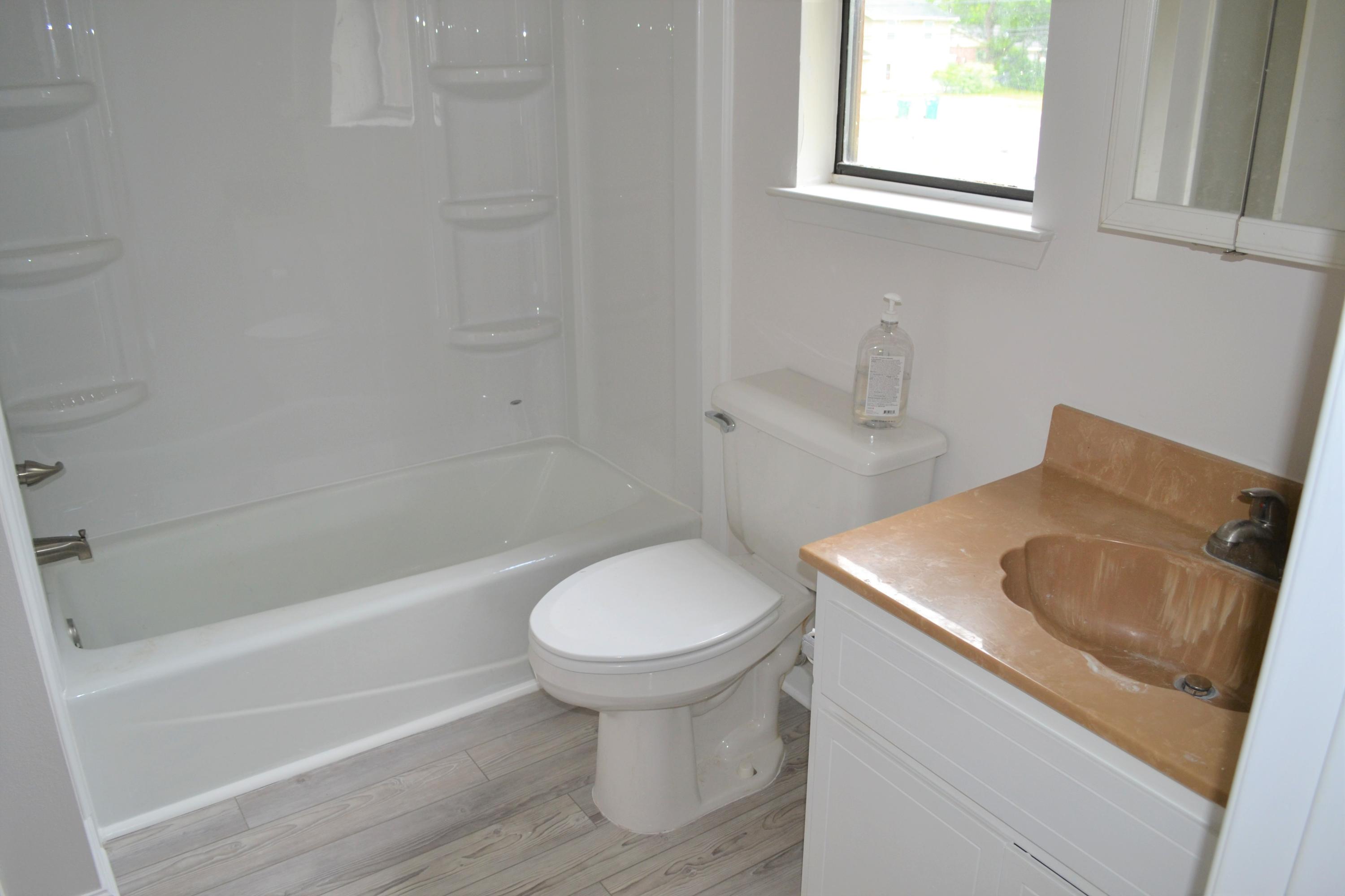 MONTAGE MANOR - Residential