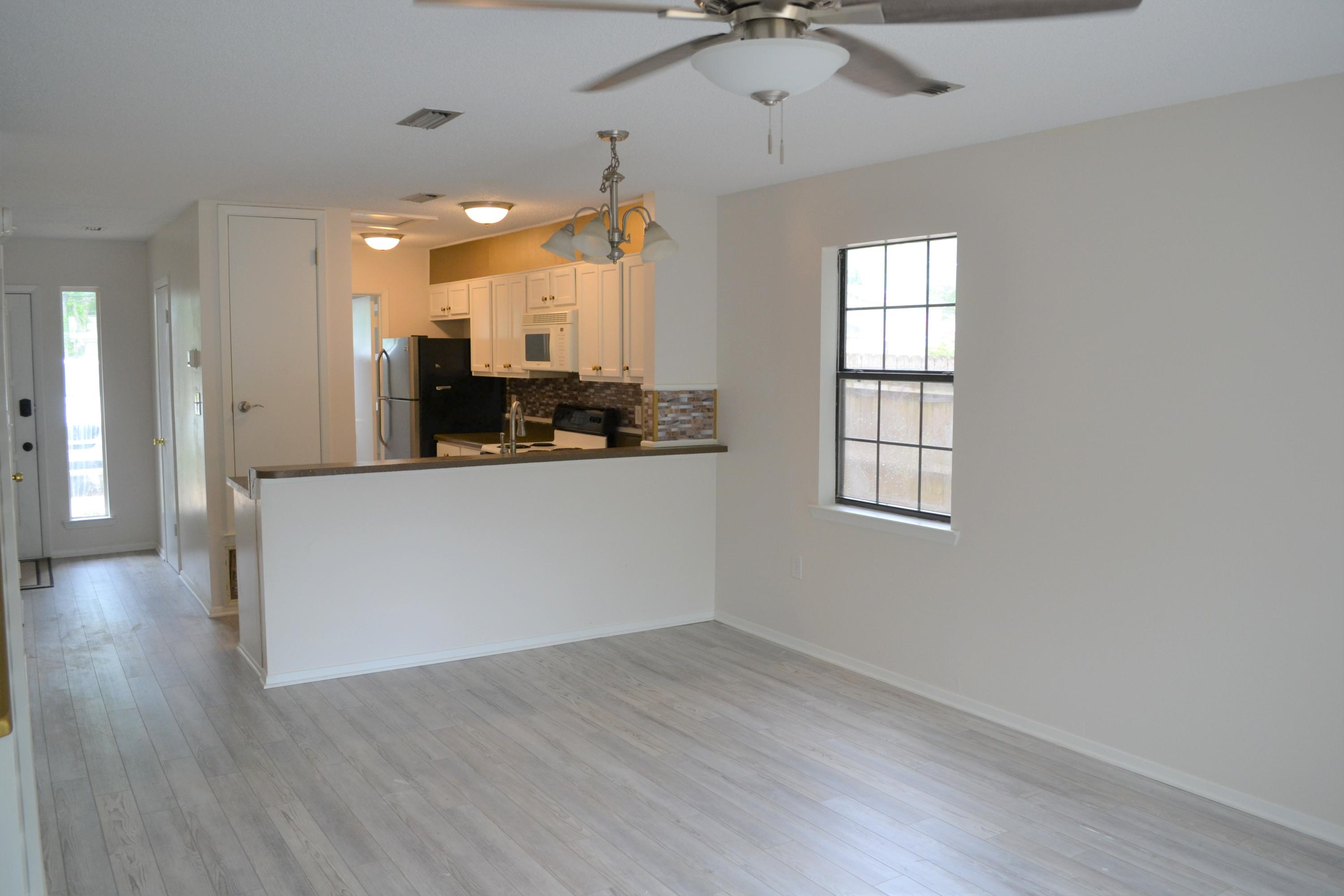 MONTAGE MANOR - Residential