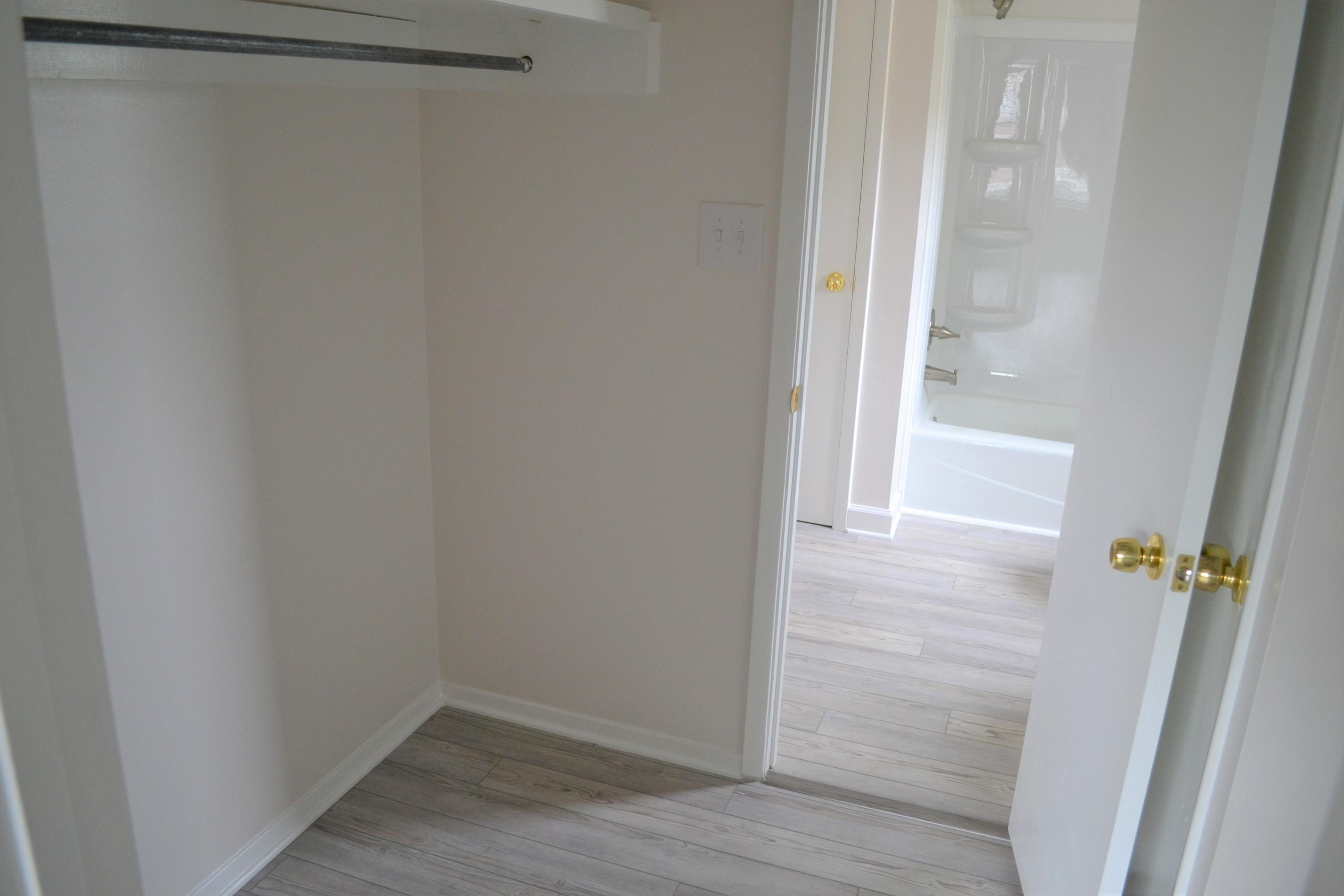 MONTAGE MANOR - Residential