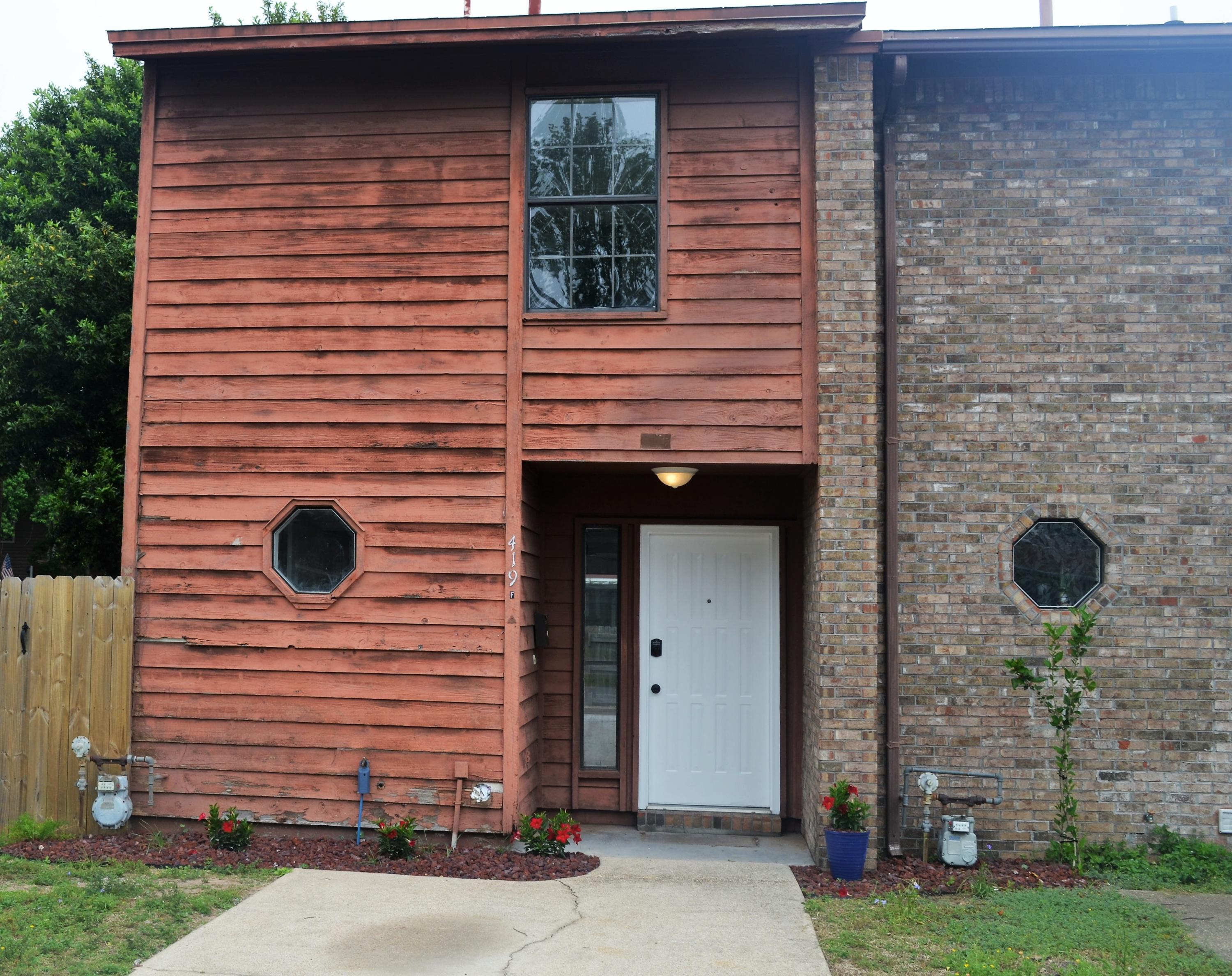 MONTAGE MANOR - Residential