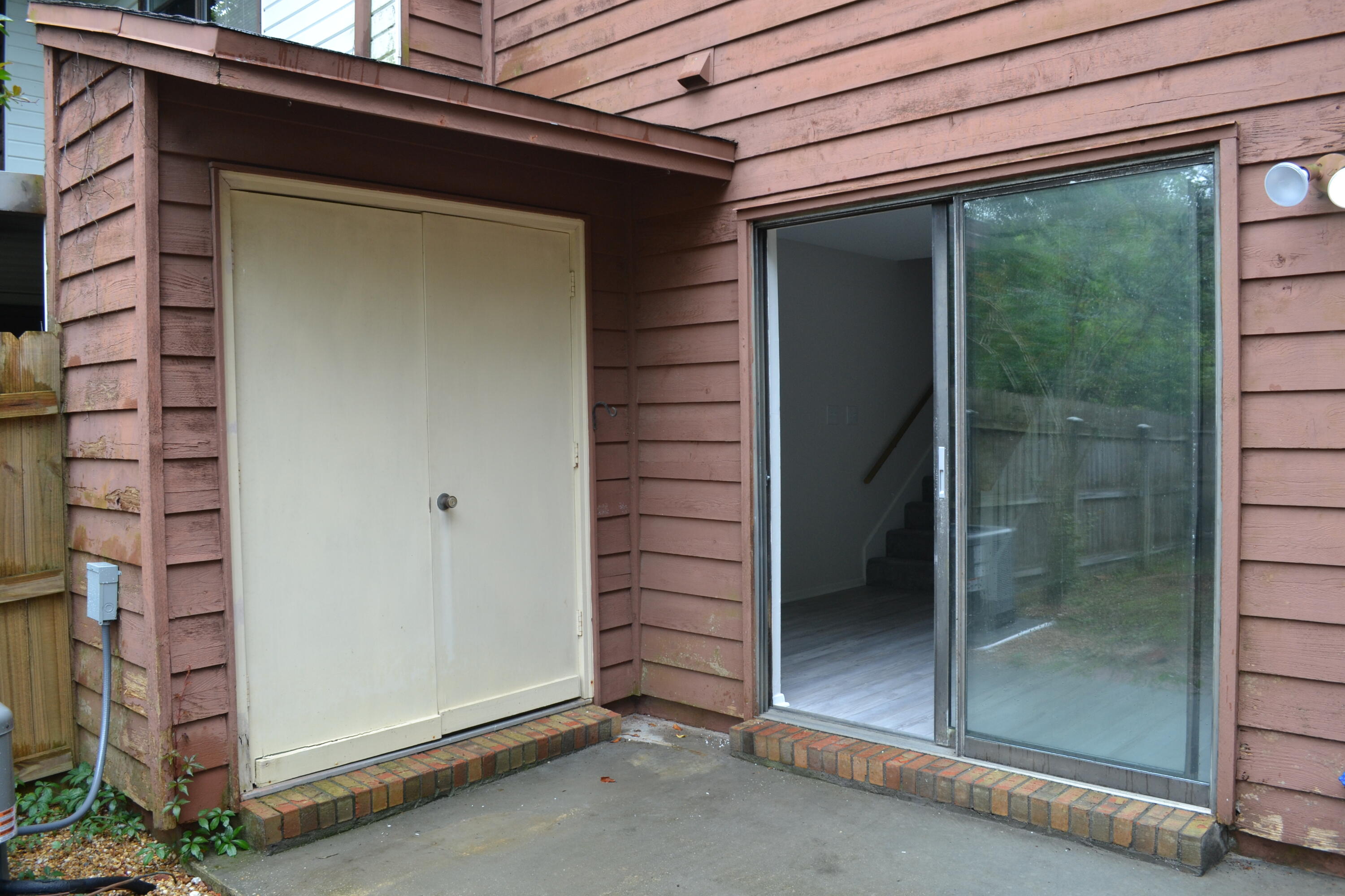 MONTAGE MANOR - Residential