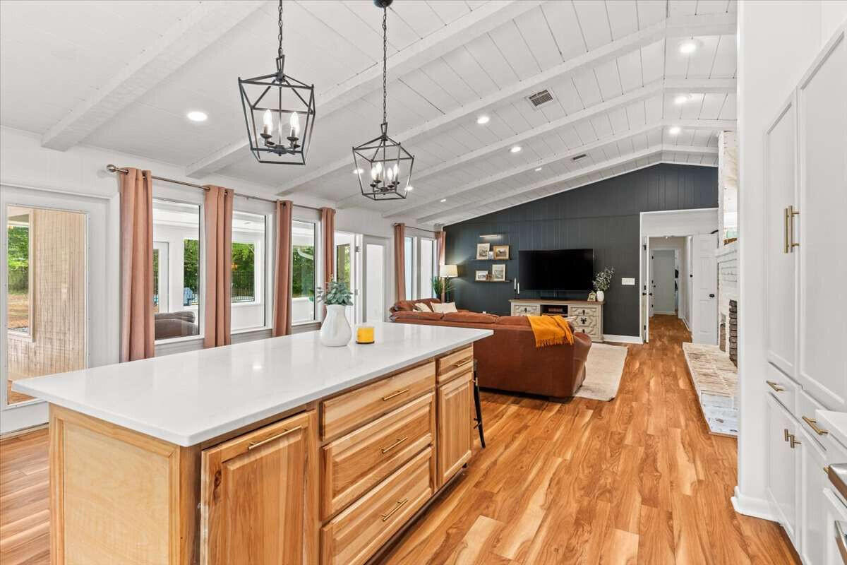 ROCKY BAYOU EST #4 - Residential