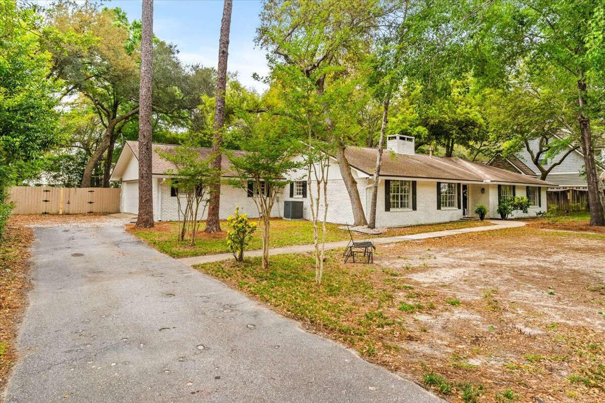 ROCKY BAYOU EST #4 - Residential