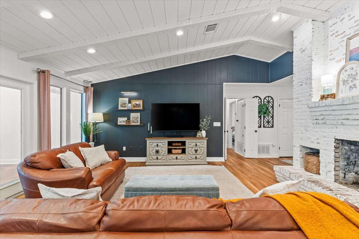 ROCKY BAYOU EST #4 - Residential
