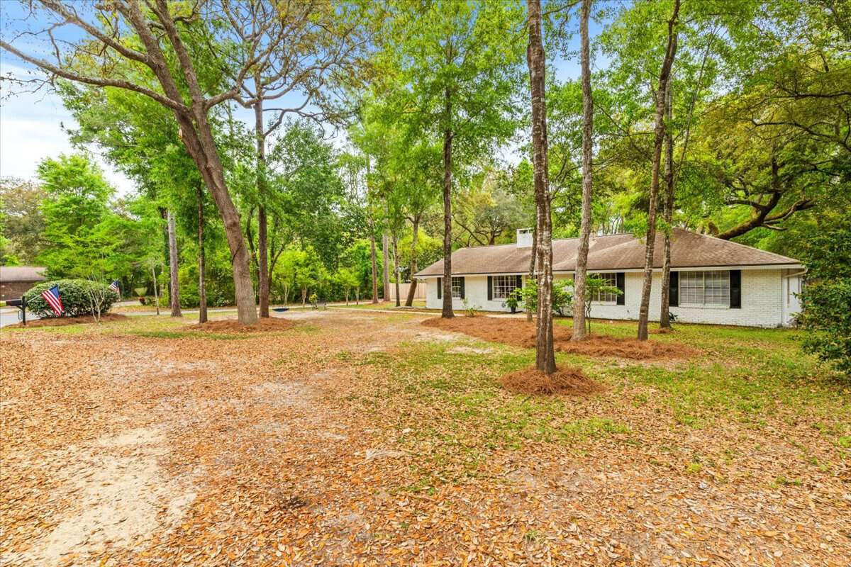 ROCKY BAYOU EST #4 - Residential