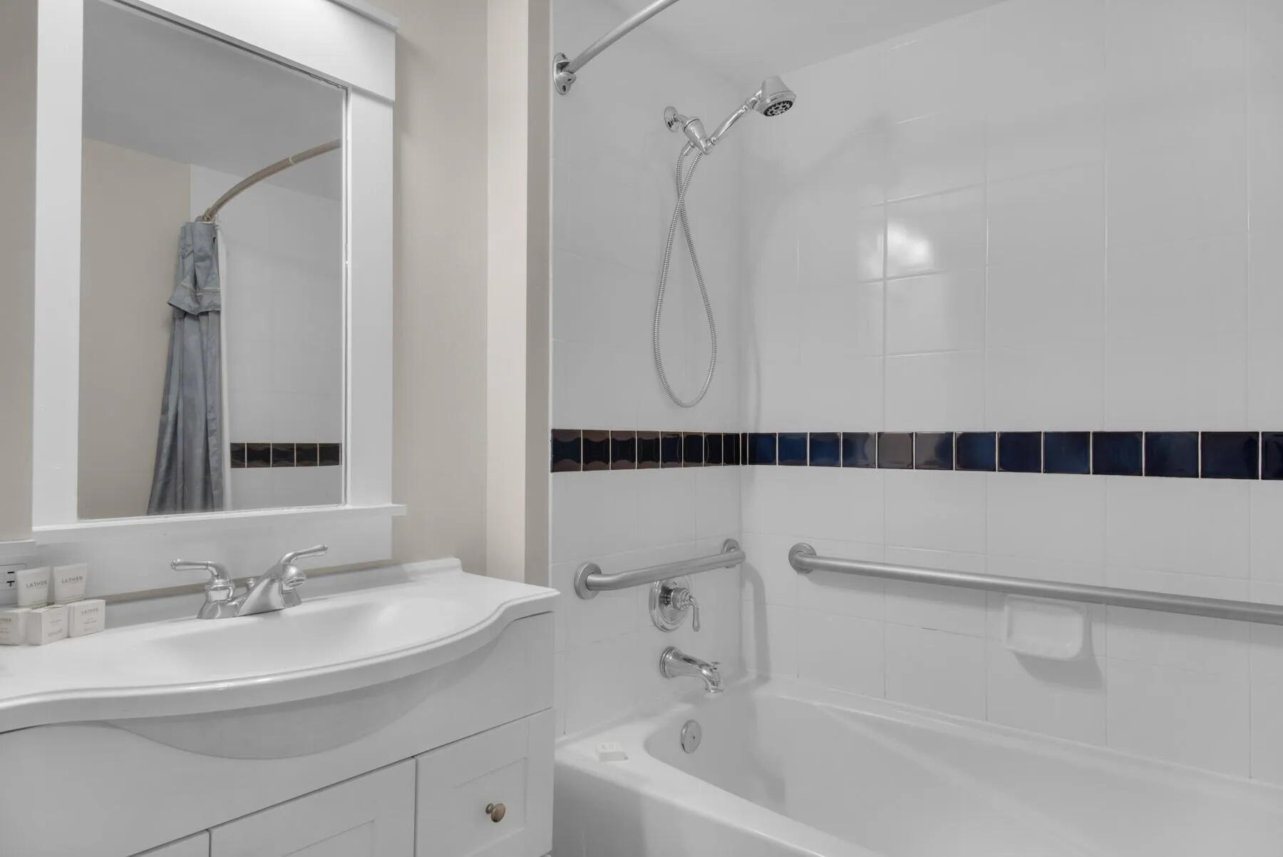 OBSERVATION POINT SOUTH - Residential Lease