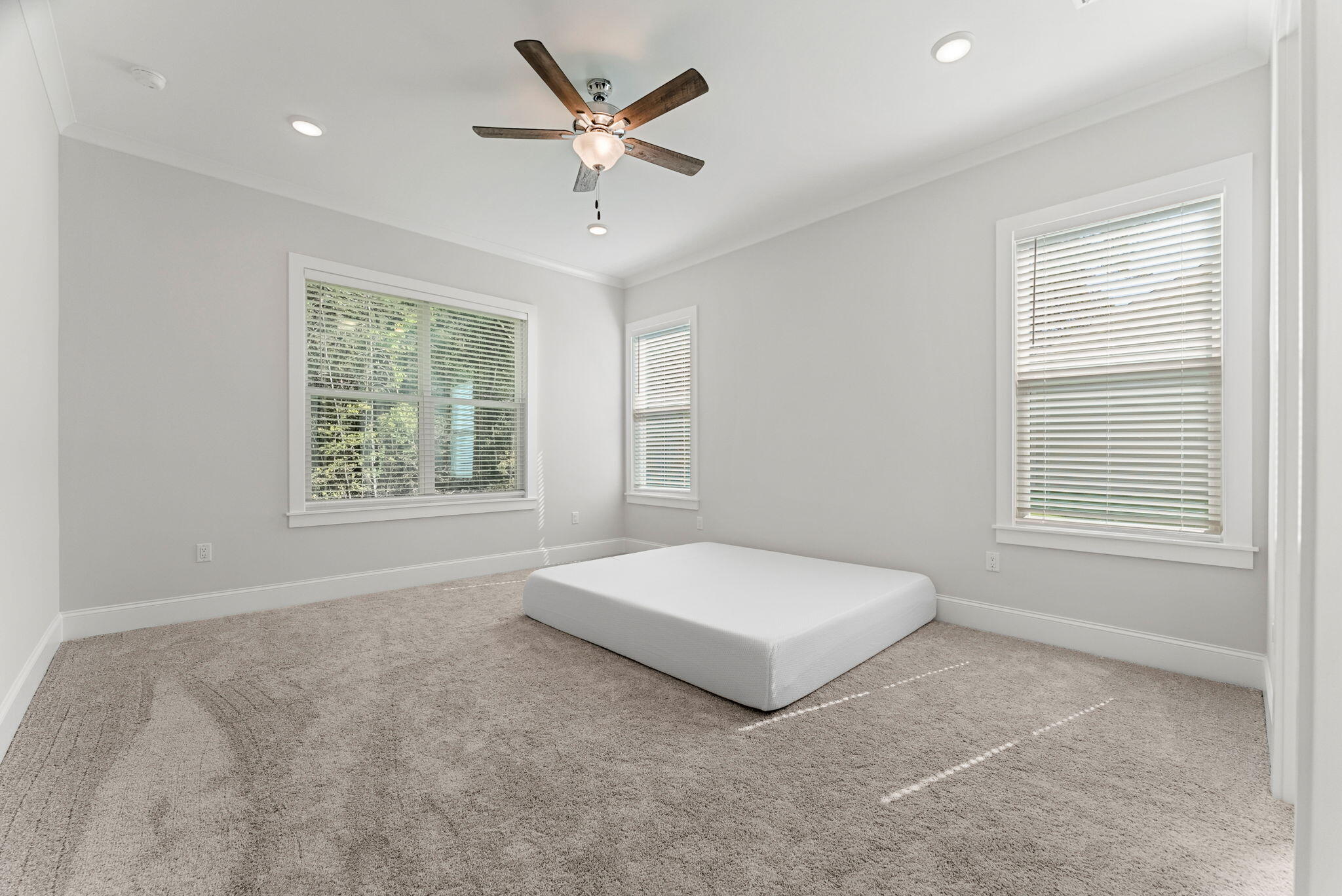 MAGNOLIA BAY ESTATES - Residential Lease