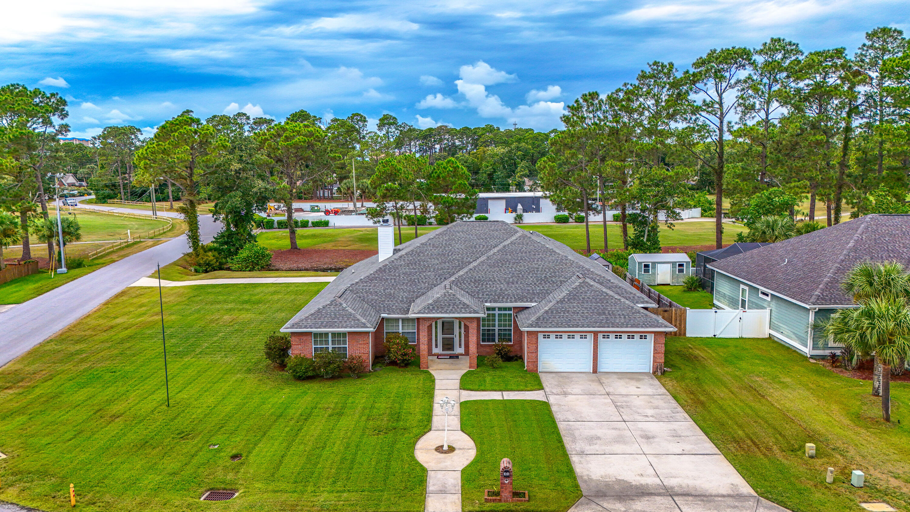 COLONY CLUB HARBOUR PH 1 - Residential