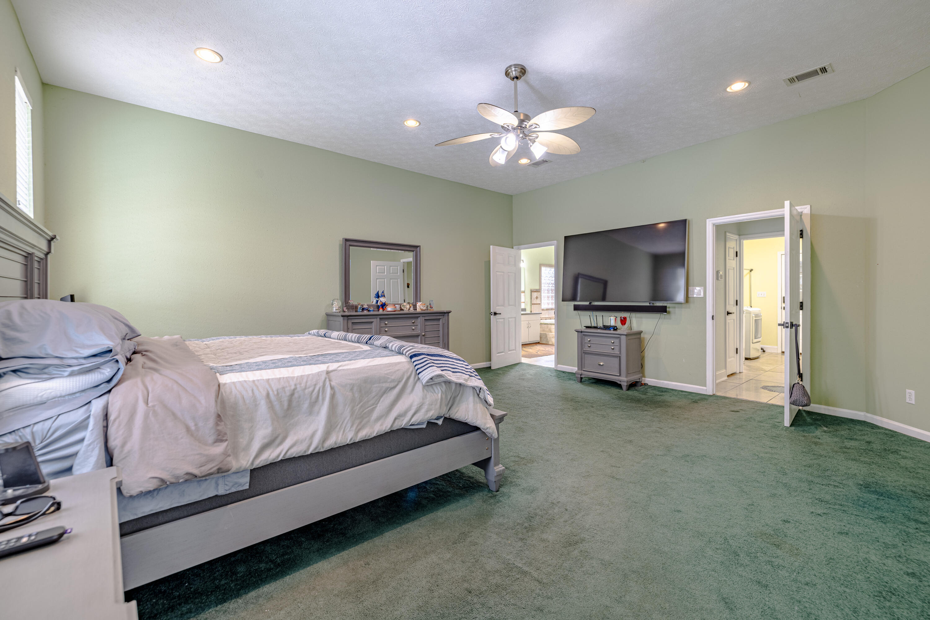 COLONY CLUB HARBOUR PH 1 - Residential