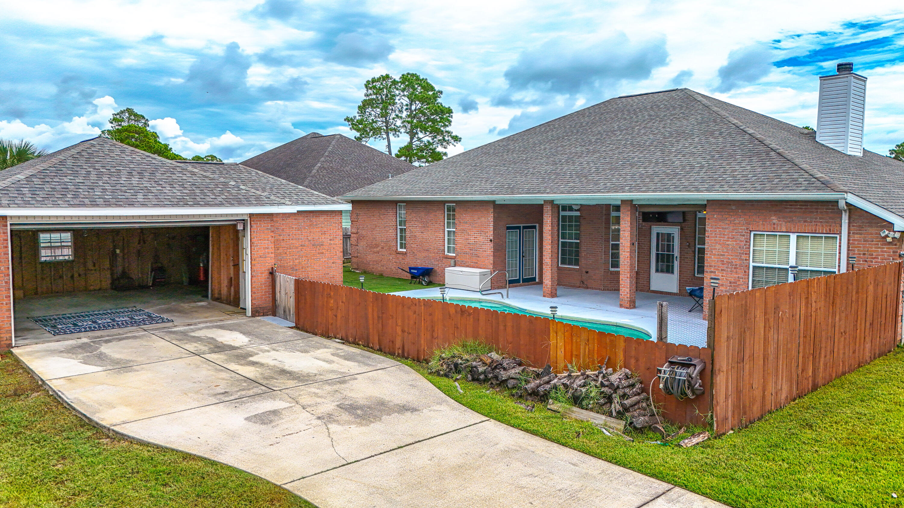 COLONY CLUB HARBOUR PH 1 - Residential