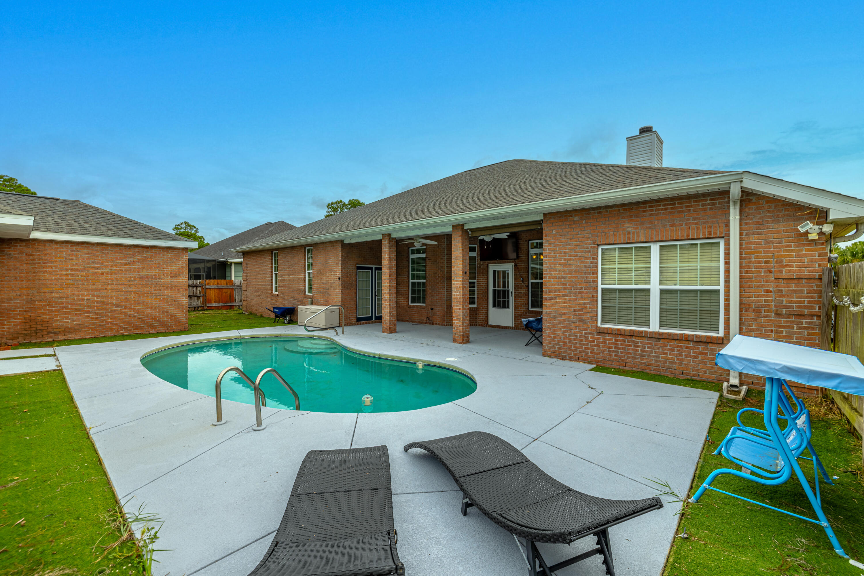 COLONY CLUB HARBOUR PH 1 - Residential