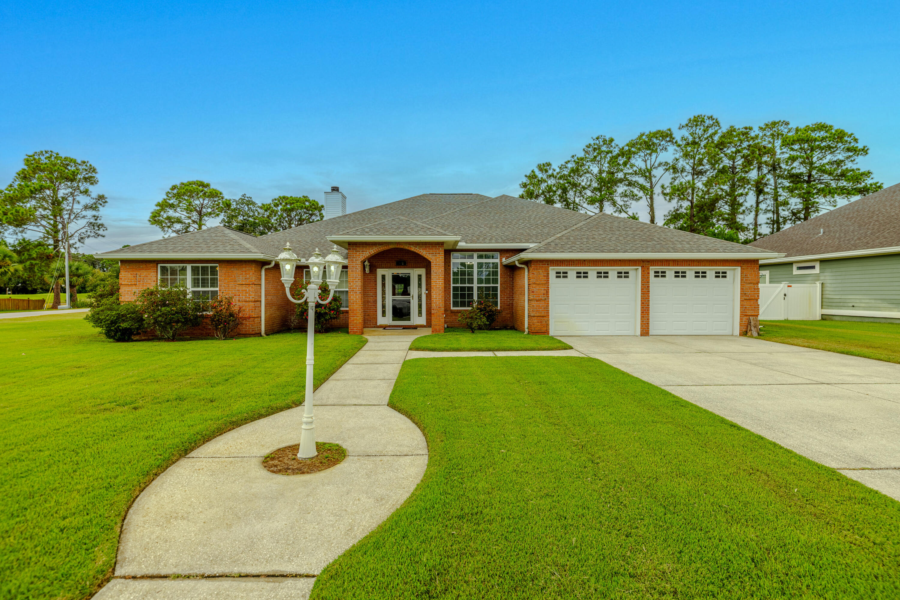 COLONY CLUB HARBOUR PH 1 - Residential