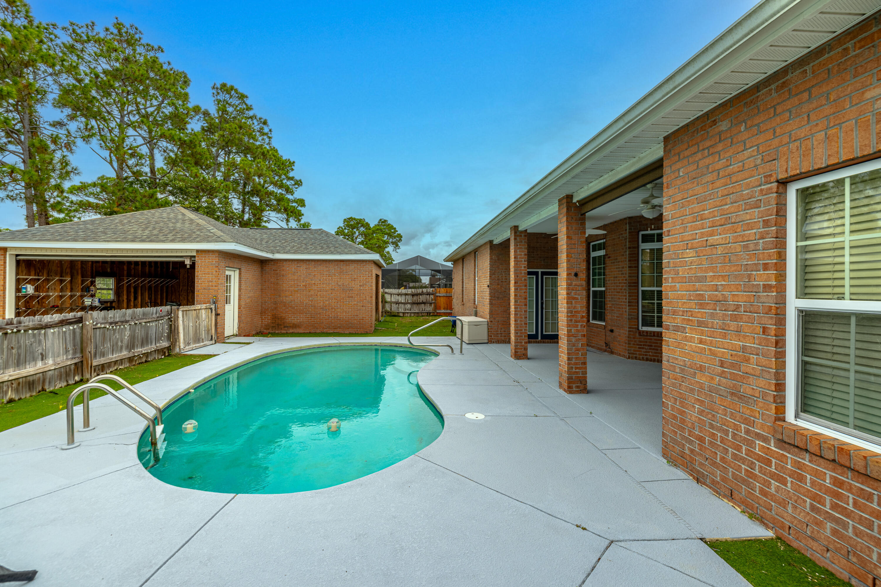 COLONY CLUB HARBOUR PH 1 - Residential