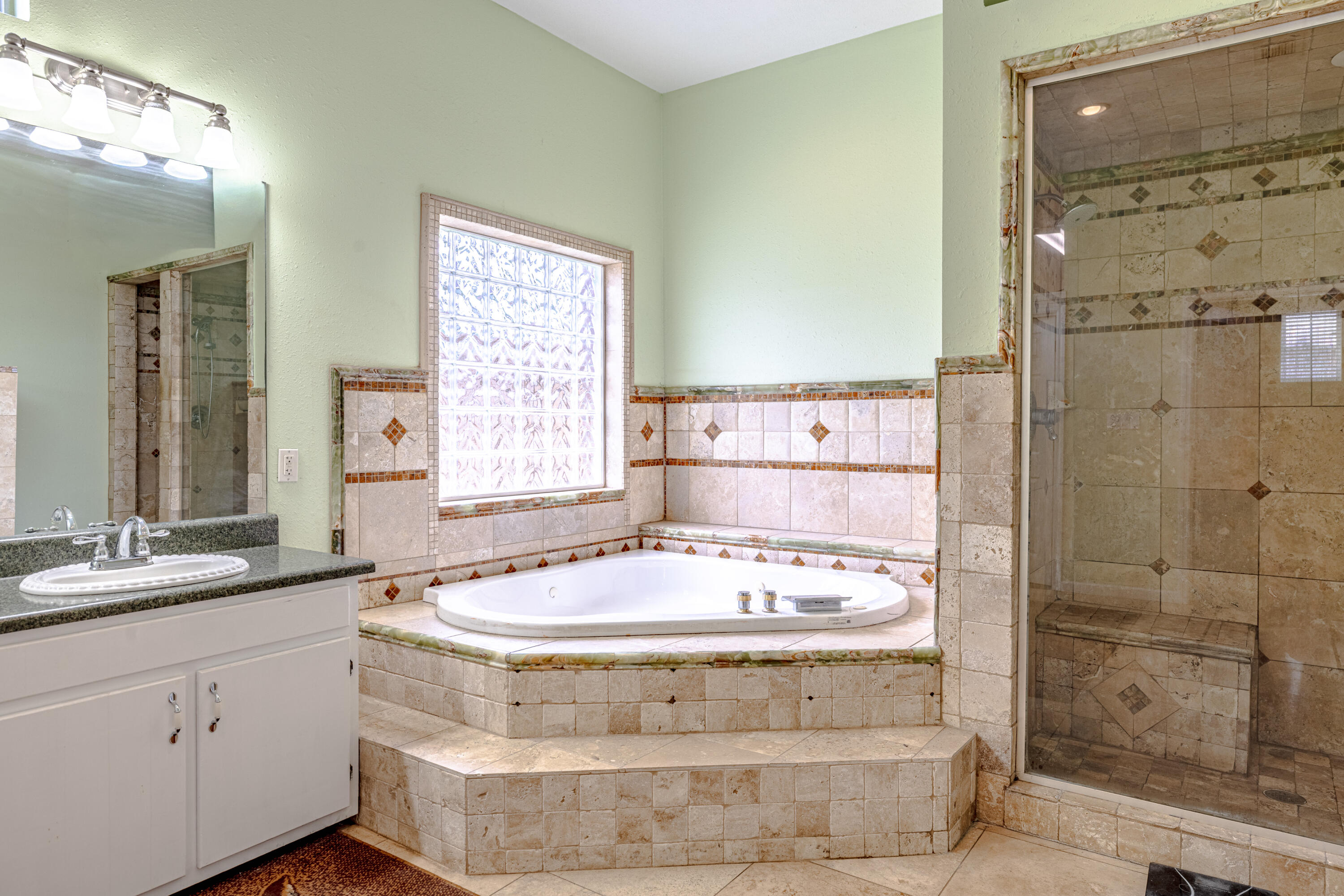 COLONY CLUB HARBOUR PH 1 - Residential