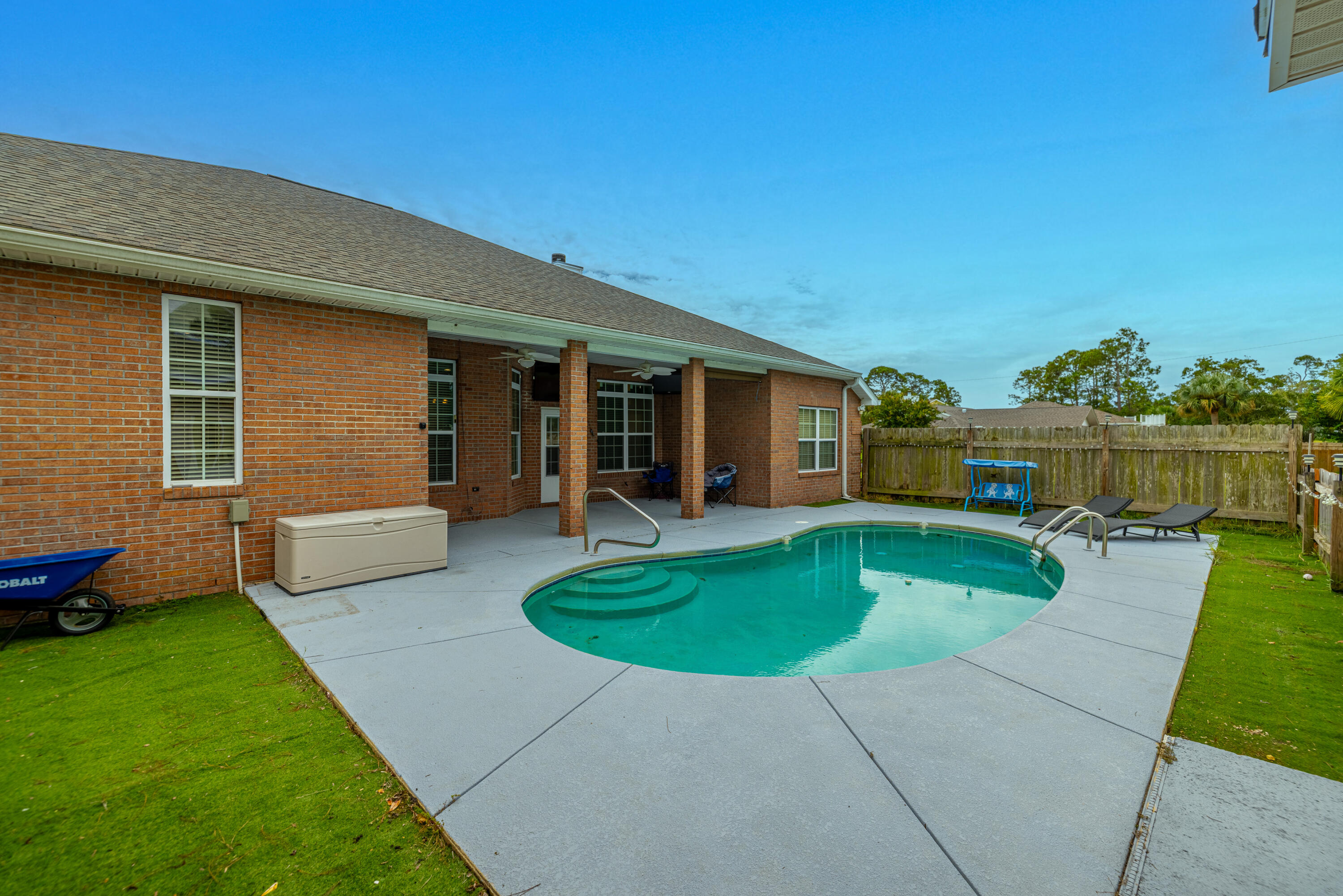 COLONY CLUB HARBOUR PH 1 - Residential