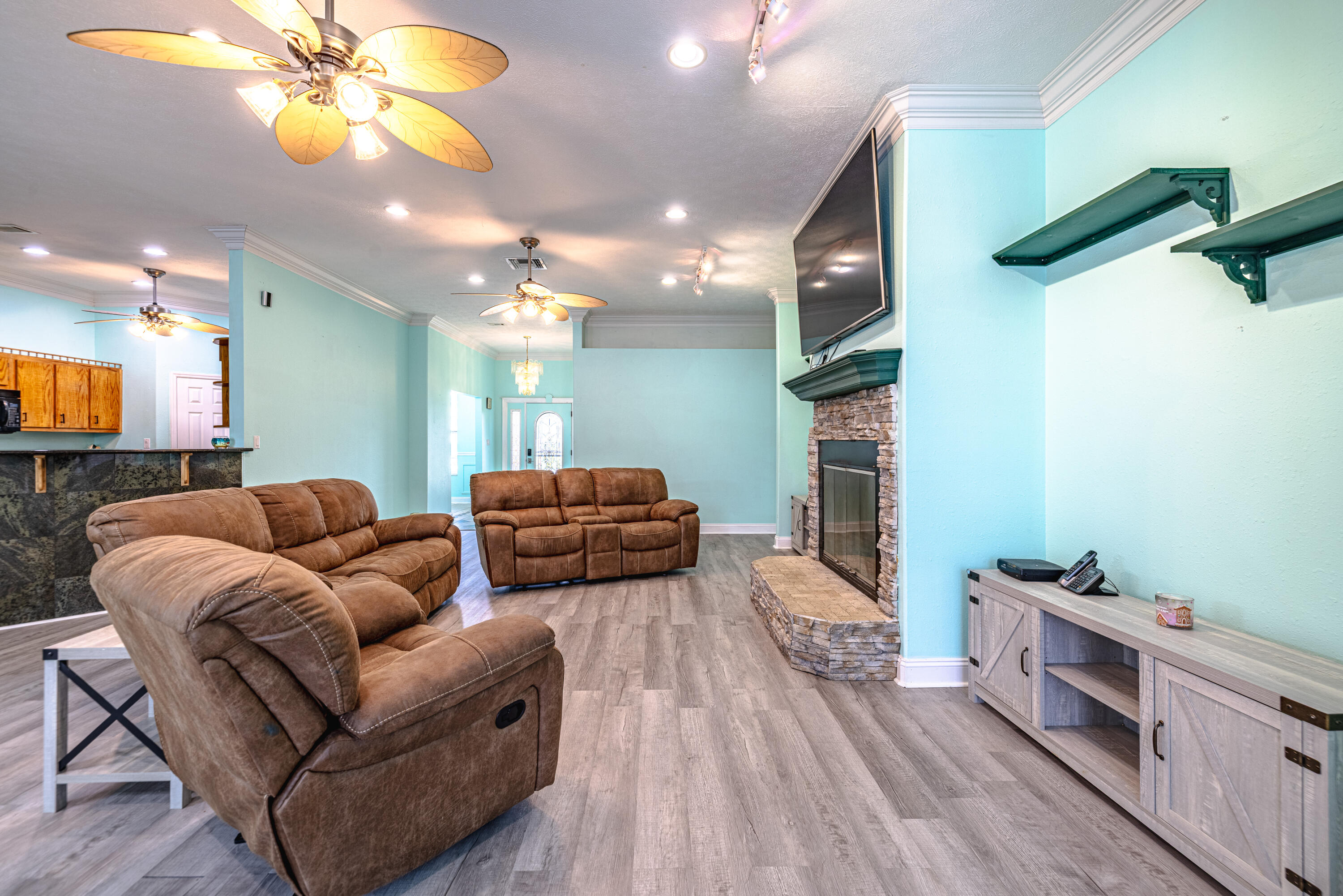 COLONY CLUB HARBOUR PH 1 - Residential