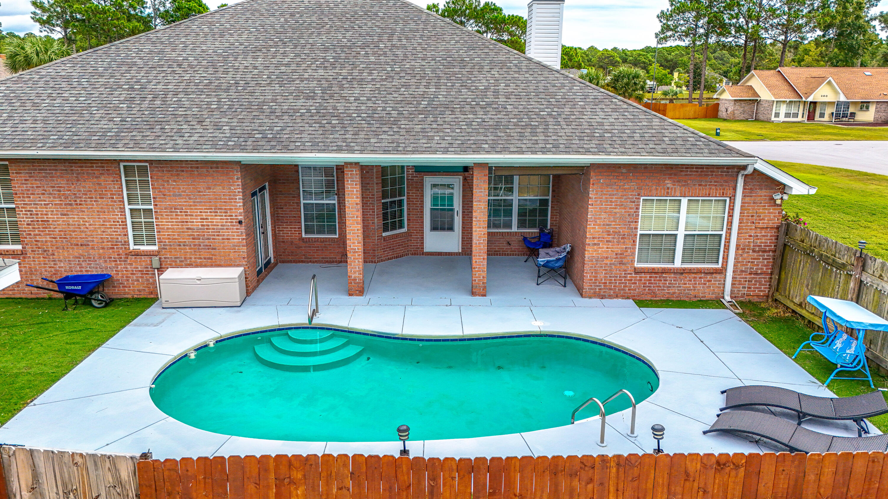 COLONY CLUB HARBOUR PH 1 - Residential