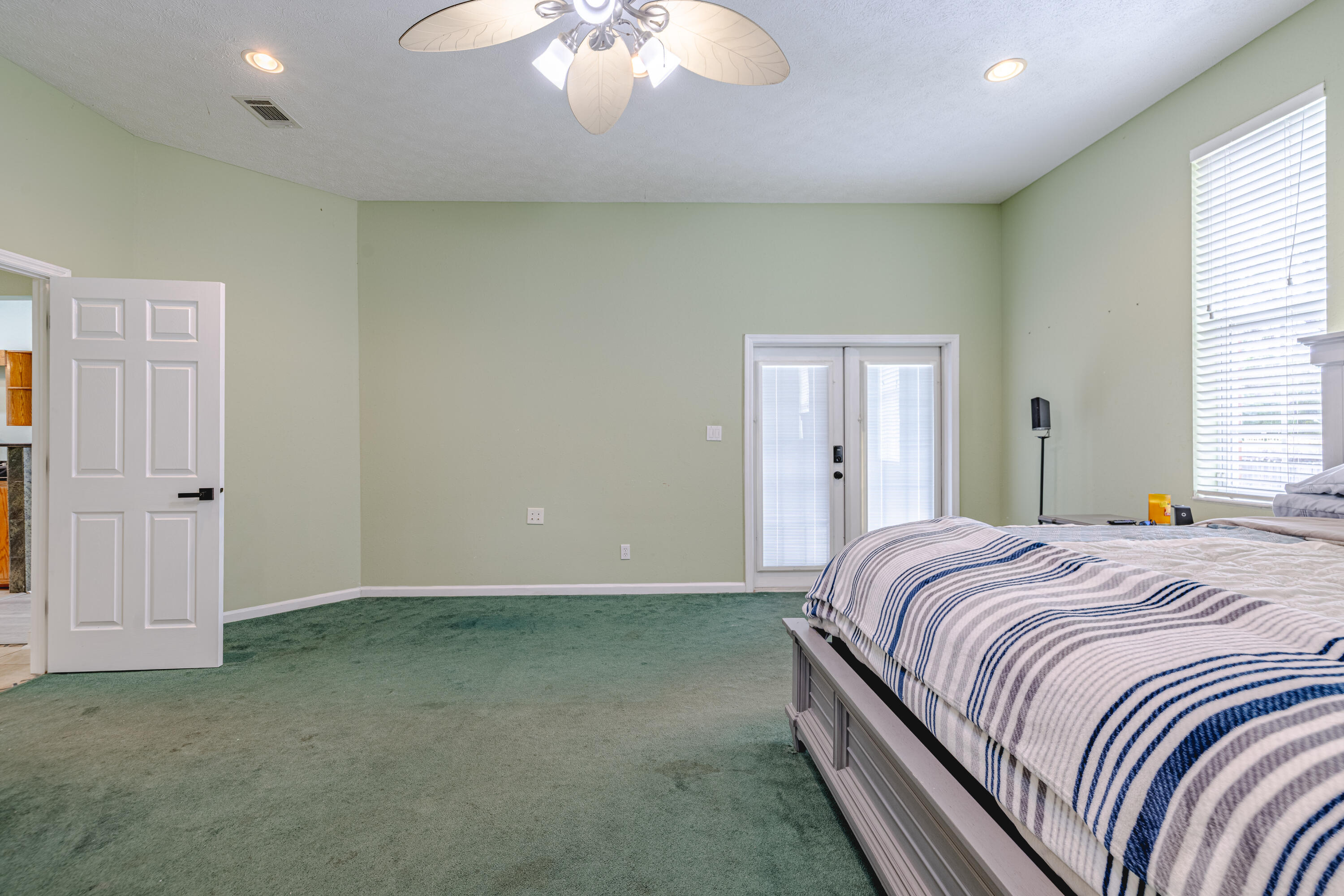 COLONY CLUB HARBOUR PH 1 - Residential