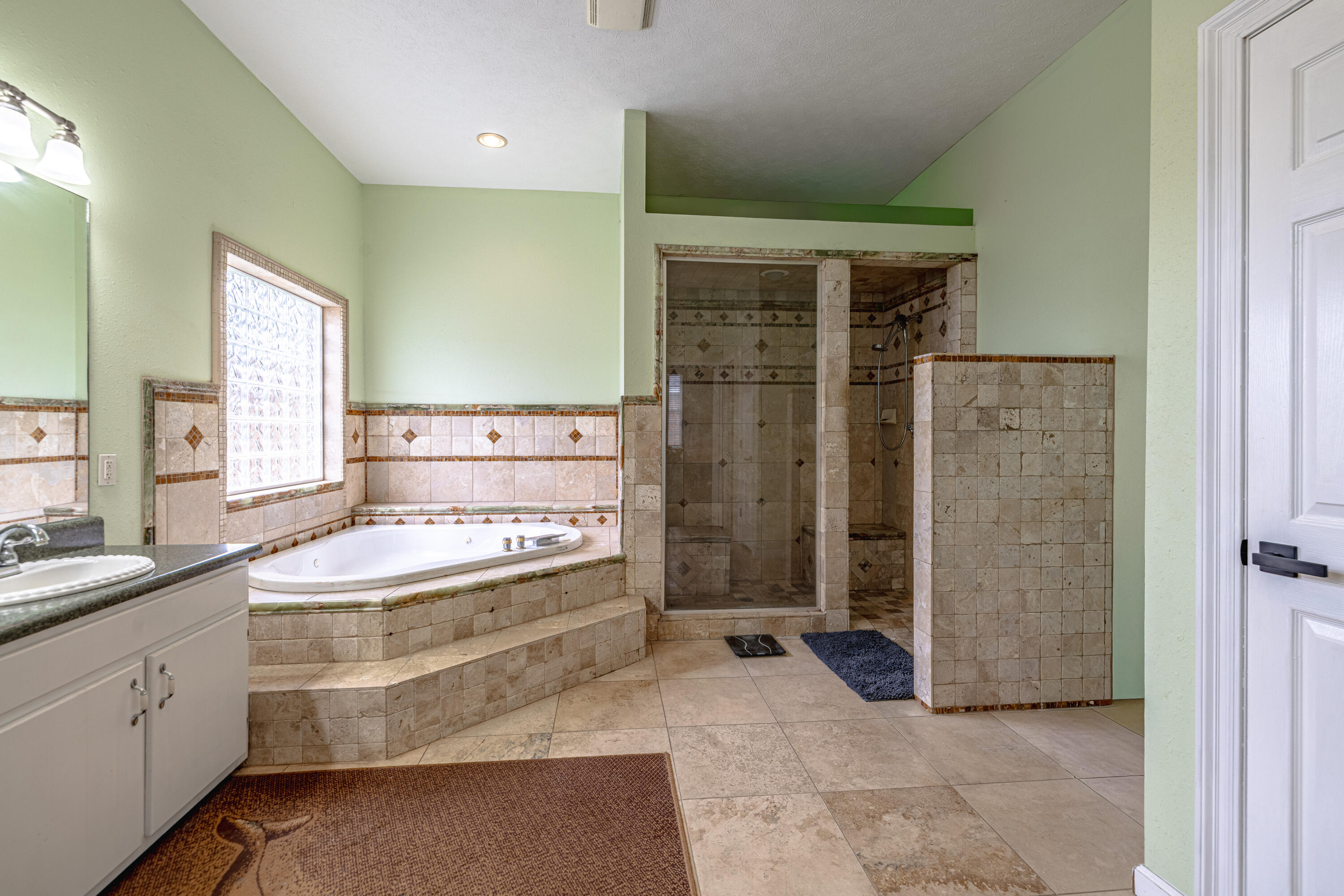 COLONY CLUB HARBOUR PH 1 - Residential